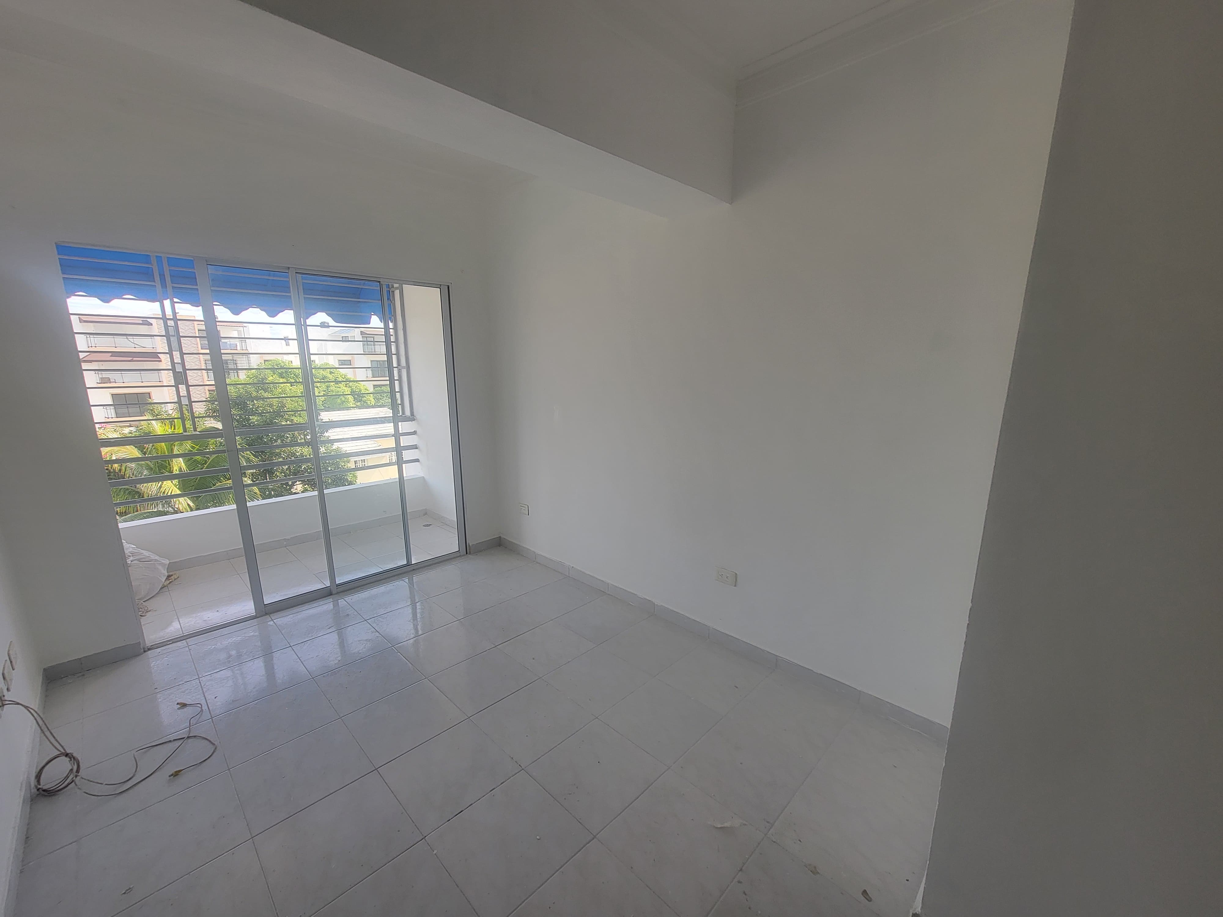 apartamentos - Venta de Apartamento en los 3 ojos 4to piso con 136mts Santo Domingo este 8