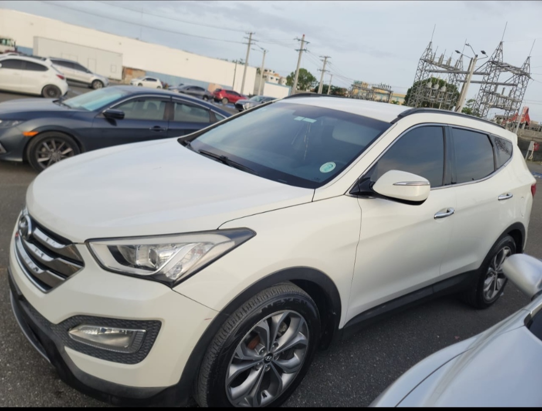 jeepetas y camionetas - Hyundai Santa Fe 3 Filas, Diesel  0