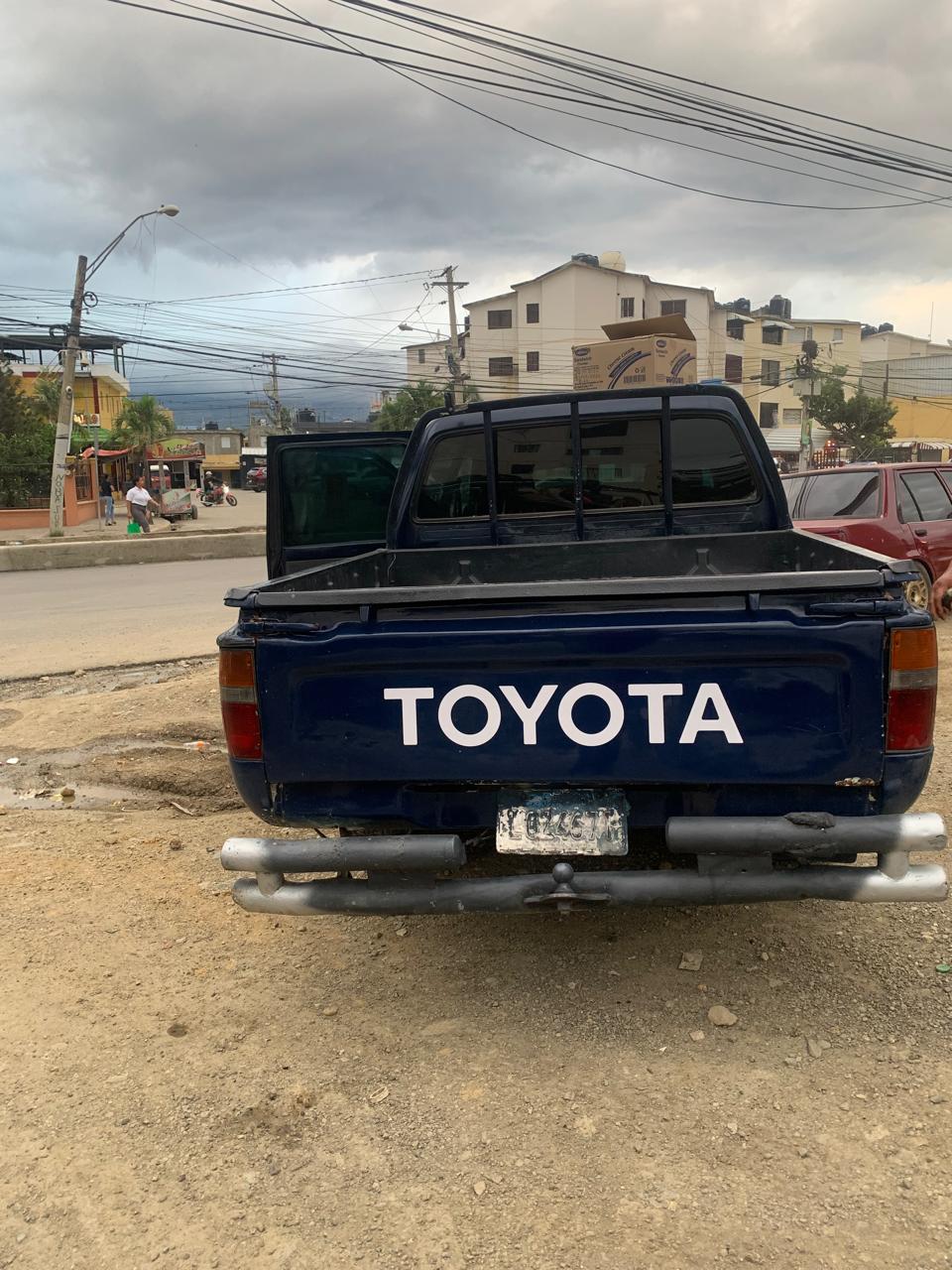 jeepetas y camionetas - Toyota hilux 1994 3