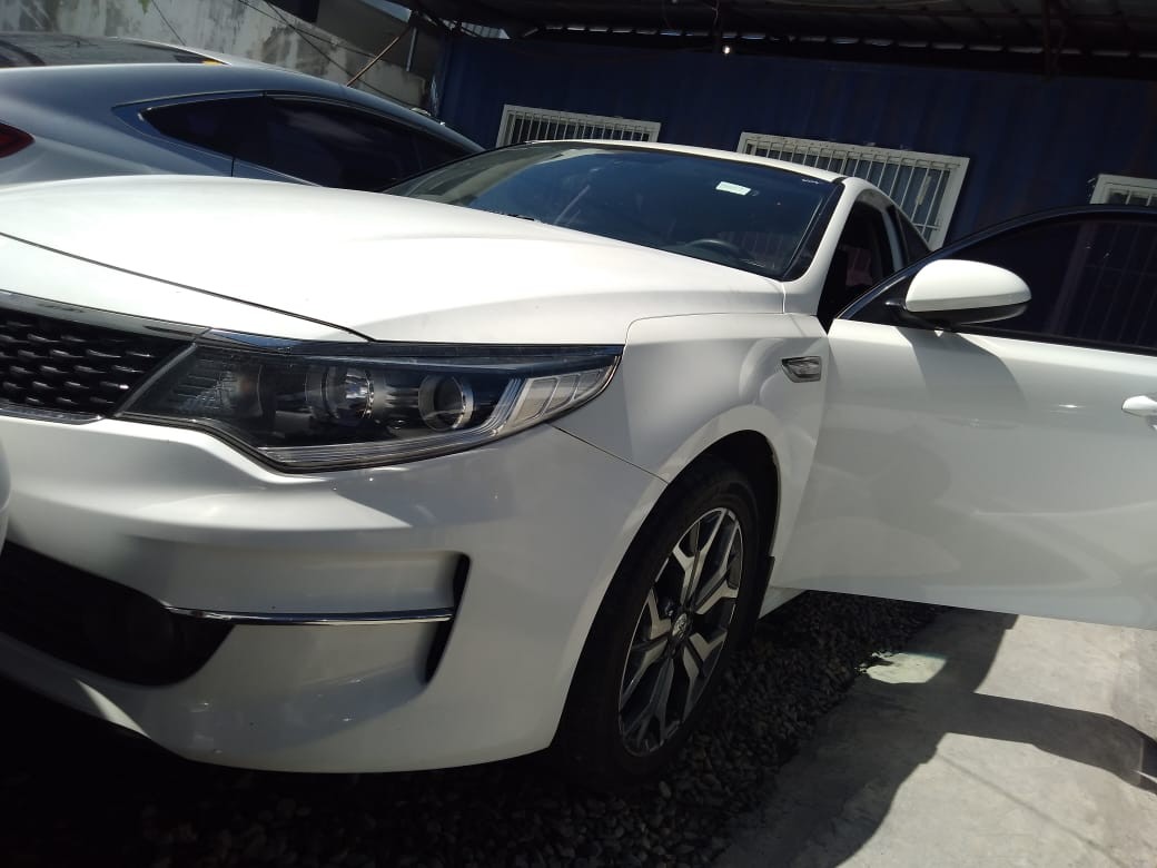 carros - KIA K5 2017 BLANCODESDE: RD$685.100