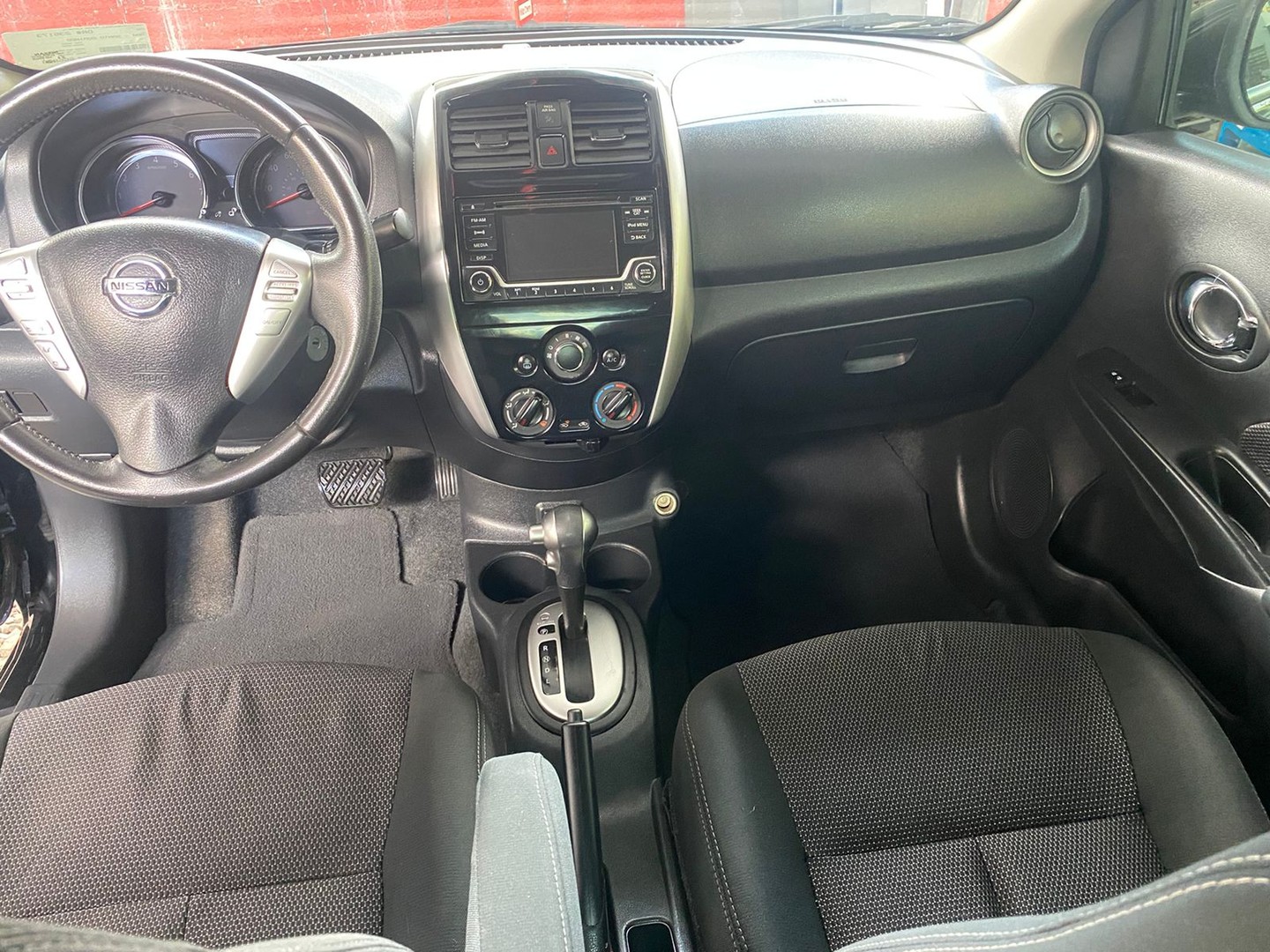 carros - NISSAN VERSA SV 2017 4