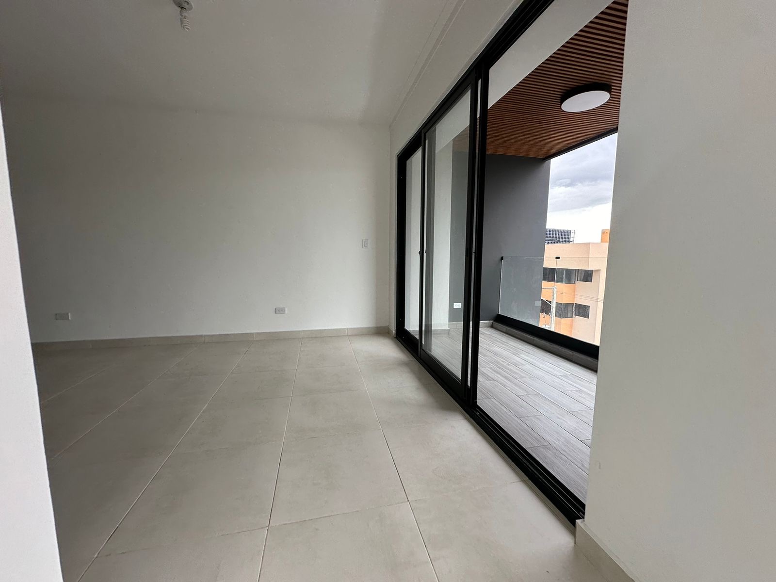 apartamentos - Alquiló renacimiento piso 4 tres hab con baño dos  4