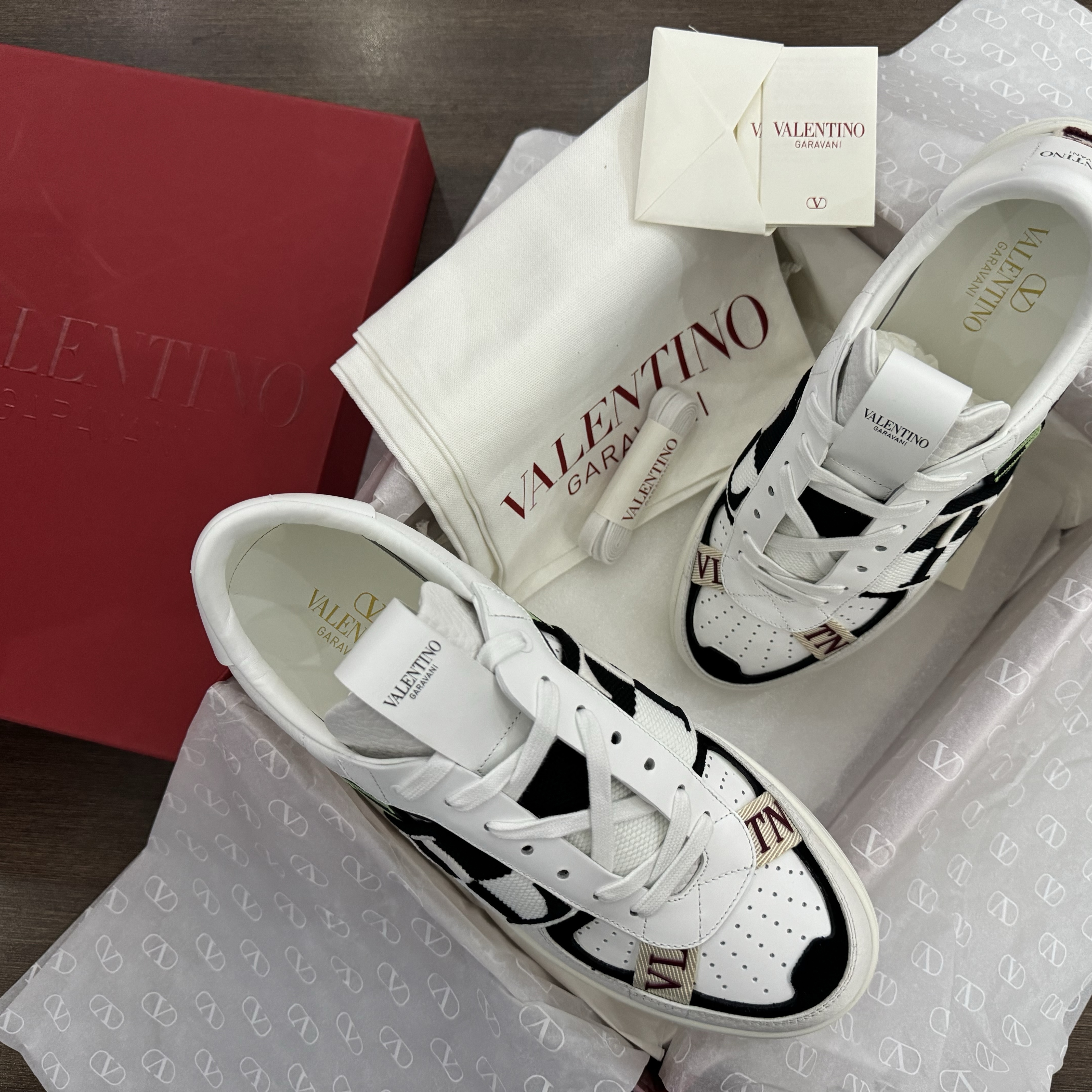 zapatos para hombre - Tenis Valentino Garavani VL7N Blanco Size 42 1/2 Nuevo, Original US$ 550.00 NEG 0