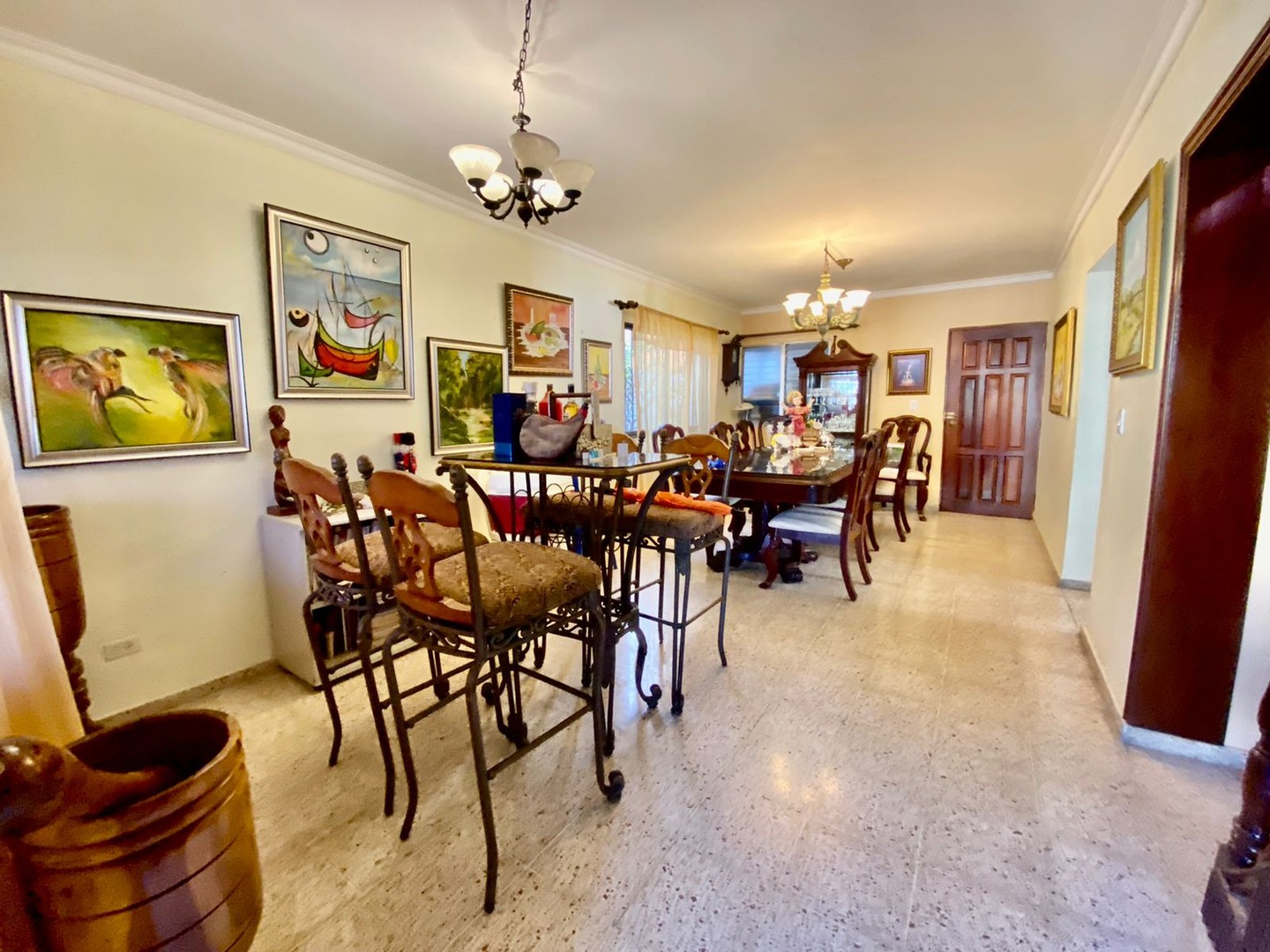 casas - Excelente casa  en Villa Claudia
4 hab
3.5 Bños
3 salas
RD$11,900,000 3