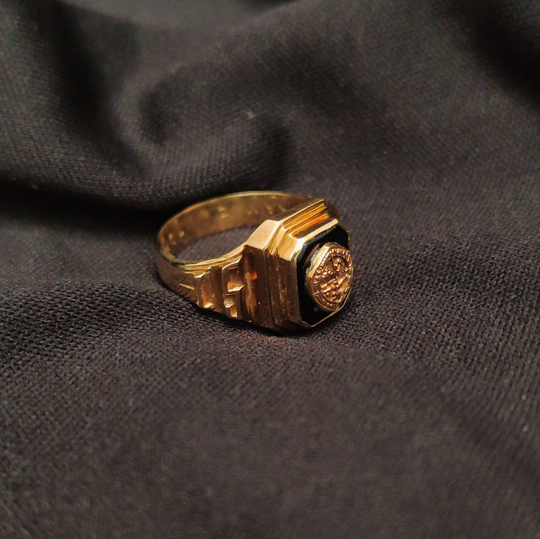 joyas, relojes y accesorios - Anillo de Graduación • UASD • 10K • Size 5 1/2 • 8 Gramos 2