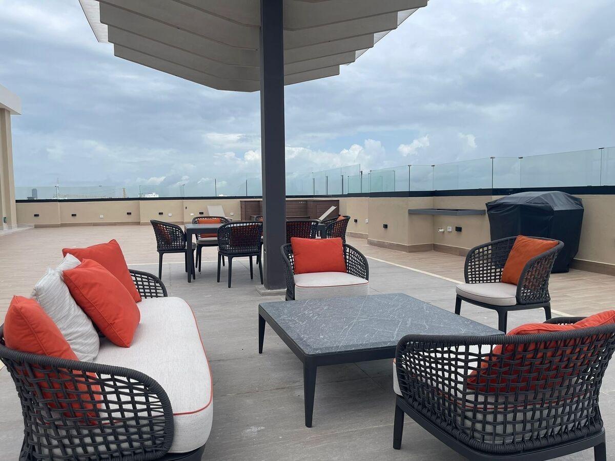apartamentos - Se vende Apartamento Evaristo Morales, Torre con Piscina 2