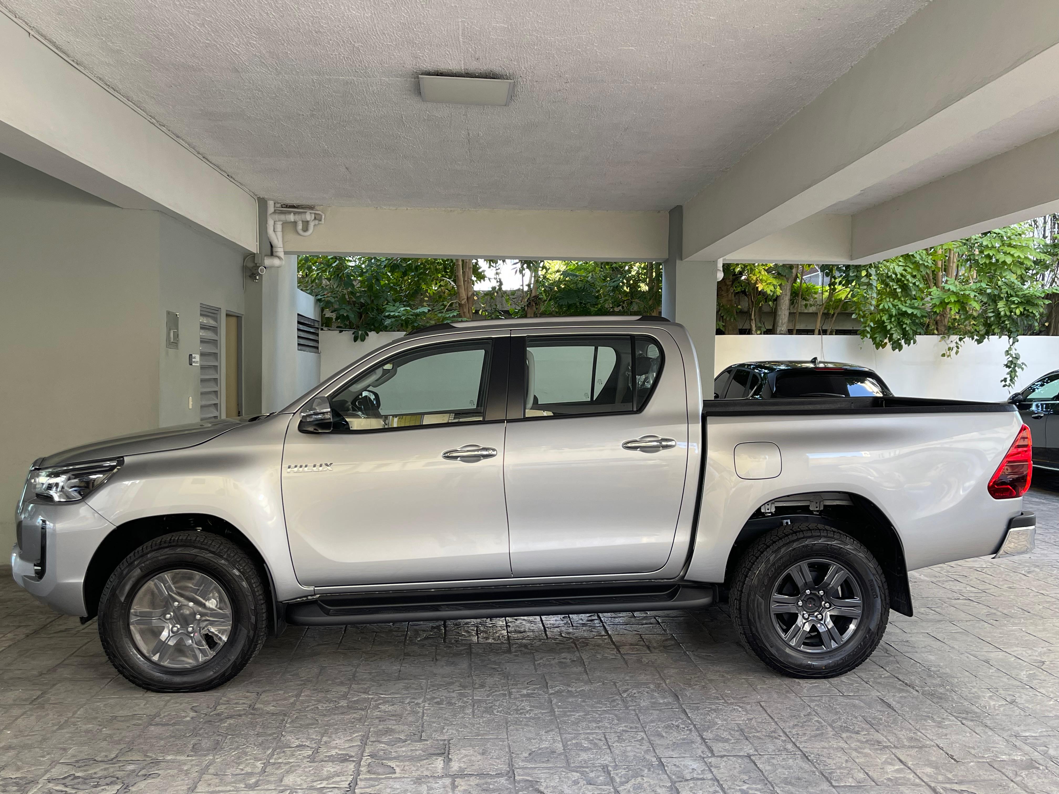 camiones y vehiculos pesados - Toyota Hilux Limited 2025 8