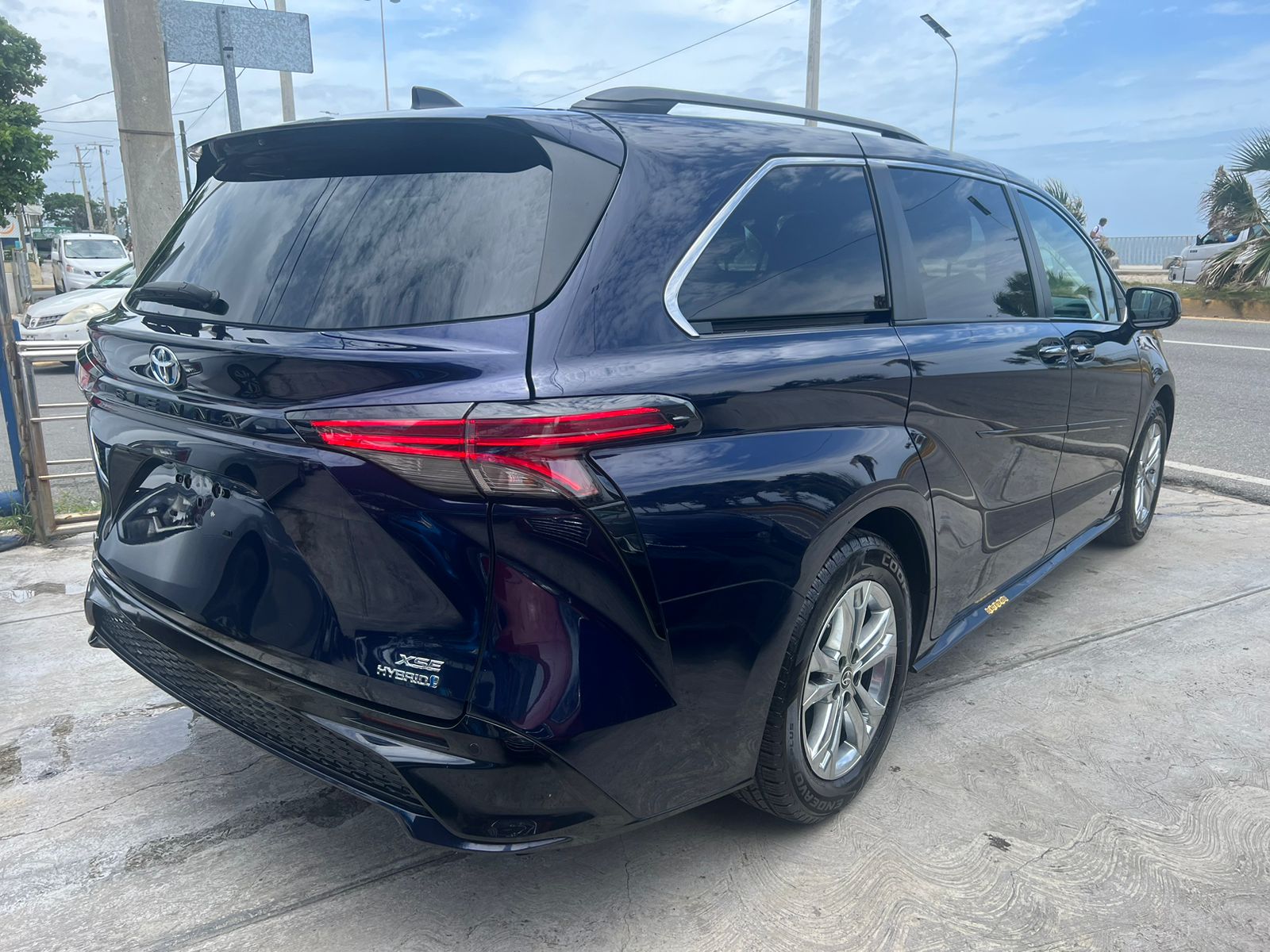 jeepetas y camionetas - Toyota Sienna XSE 2021 5