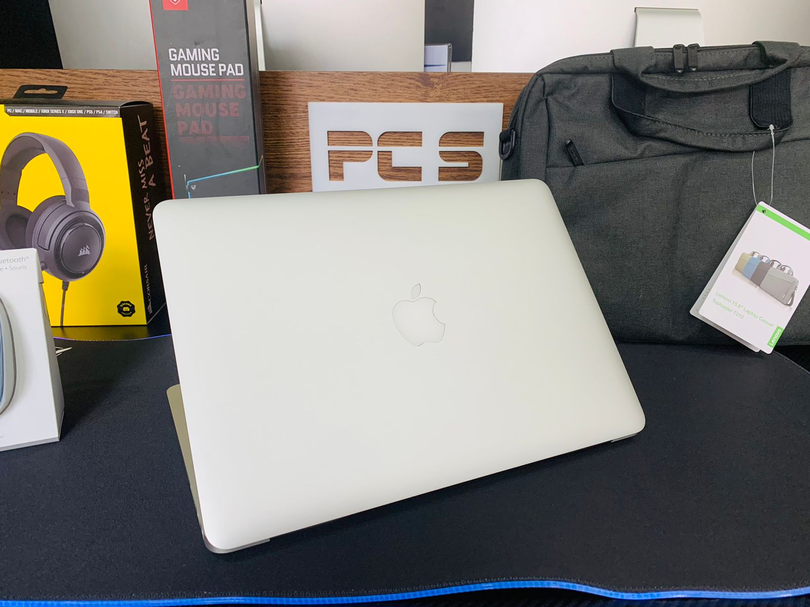 computadoras y laptops - Macbook air 2017 13 plg, i5 8gb 128 ssd 1