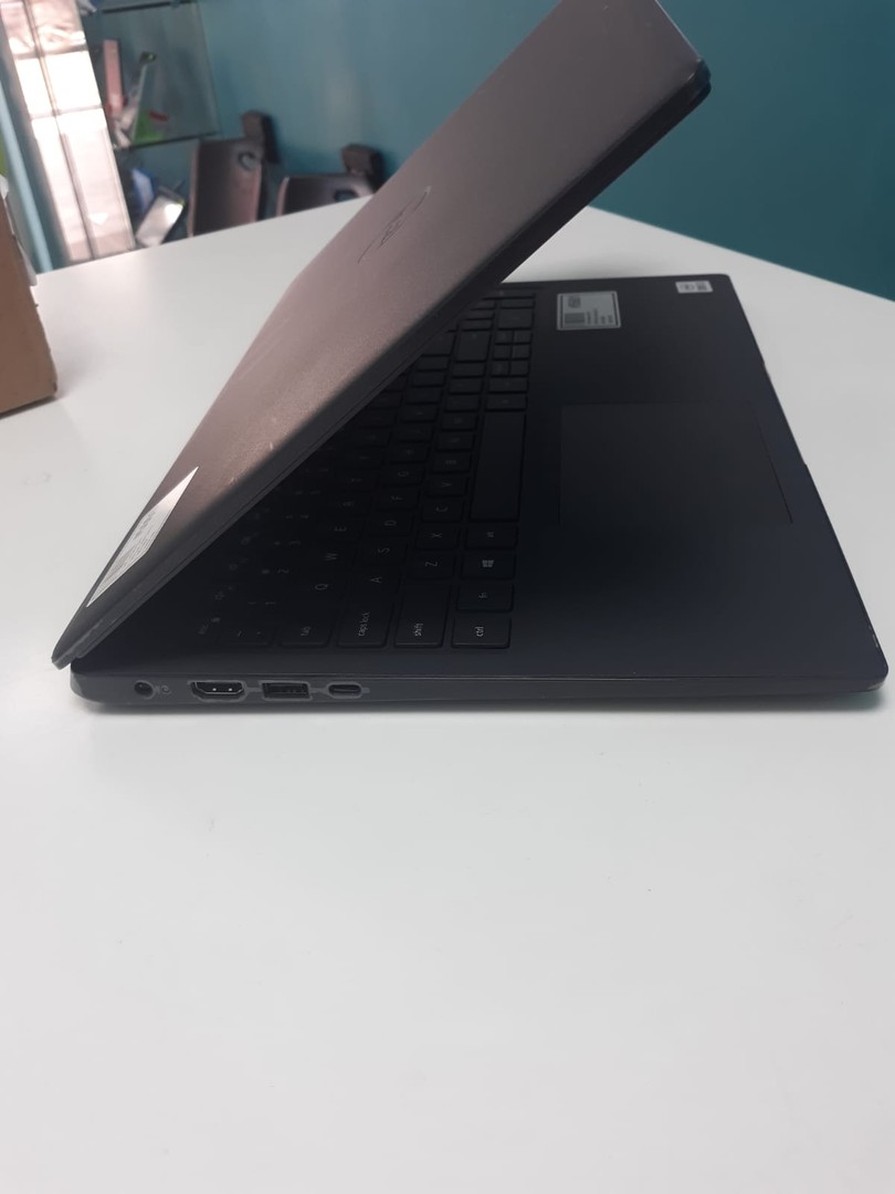 computadoras y laptops - Laptop, Dell Latitude 3510 / 10th Gen, Intel Core i3 / 8GB DDR4 / 256GB SSD
 3