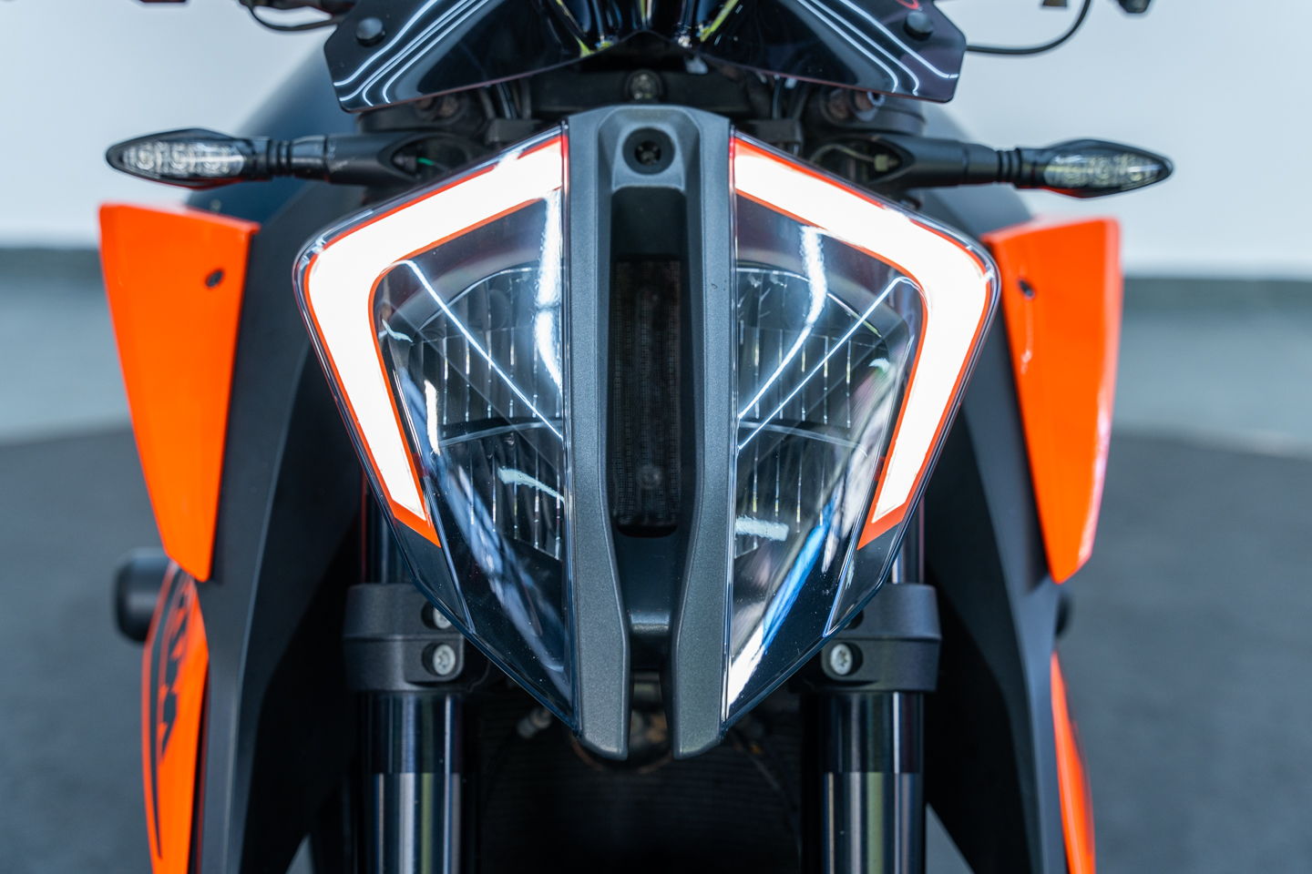 motores y pasolas - KTM 1290 SUPERDUKE R 2020 3