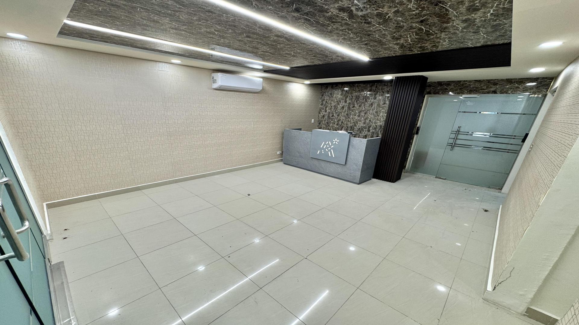 oficinas y locales comerciales - Locales Comerciales en Piantini 0