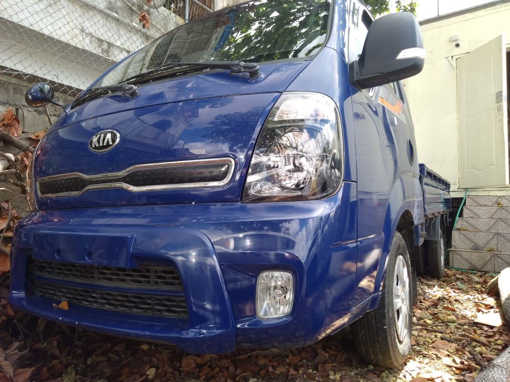 camiones y vehiculos pesados - KIA BONGO 2018 AZULDESDE: RD$ 940,100.00 1