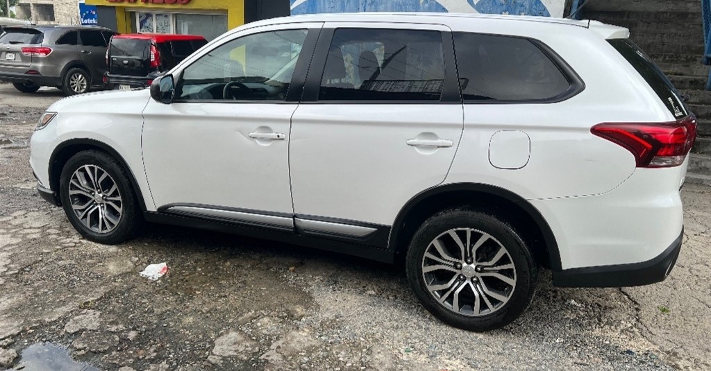 jeepetas y camionetas - 2016 Mitsubishi Outlander 4x4 3 Filas 3