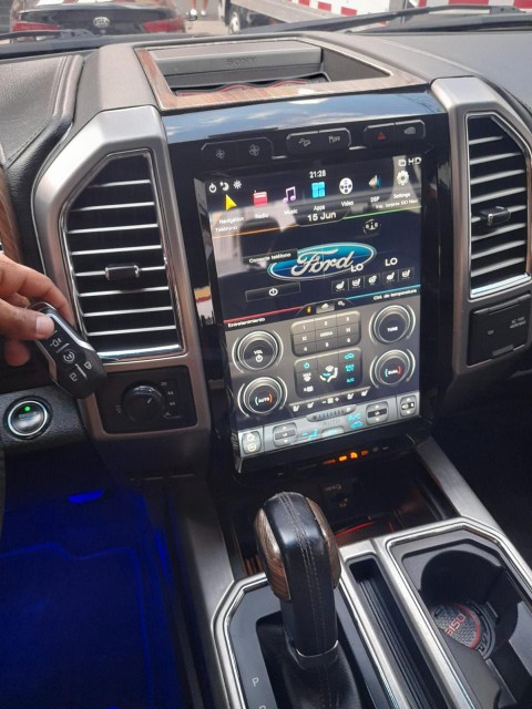 jeepetas y camionetas - Ford f150 2015 platinum 4