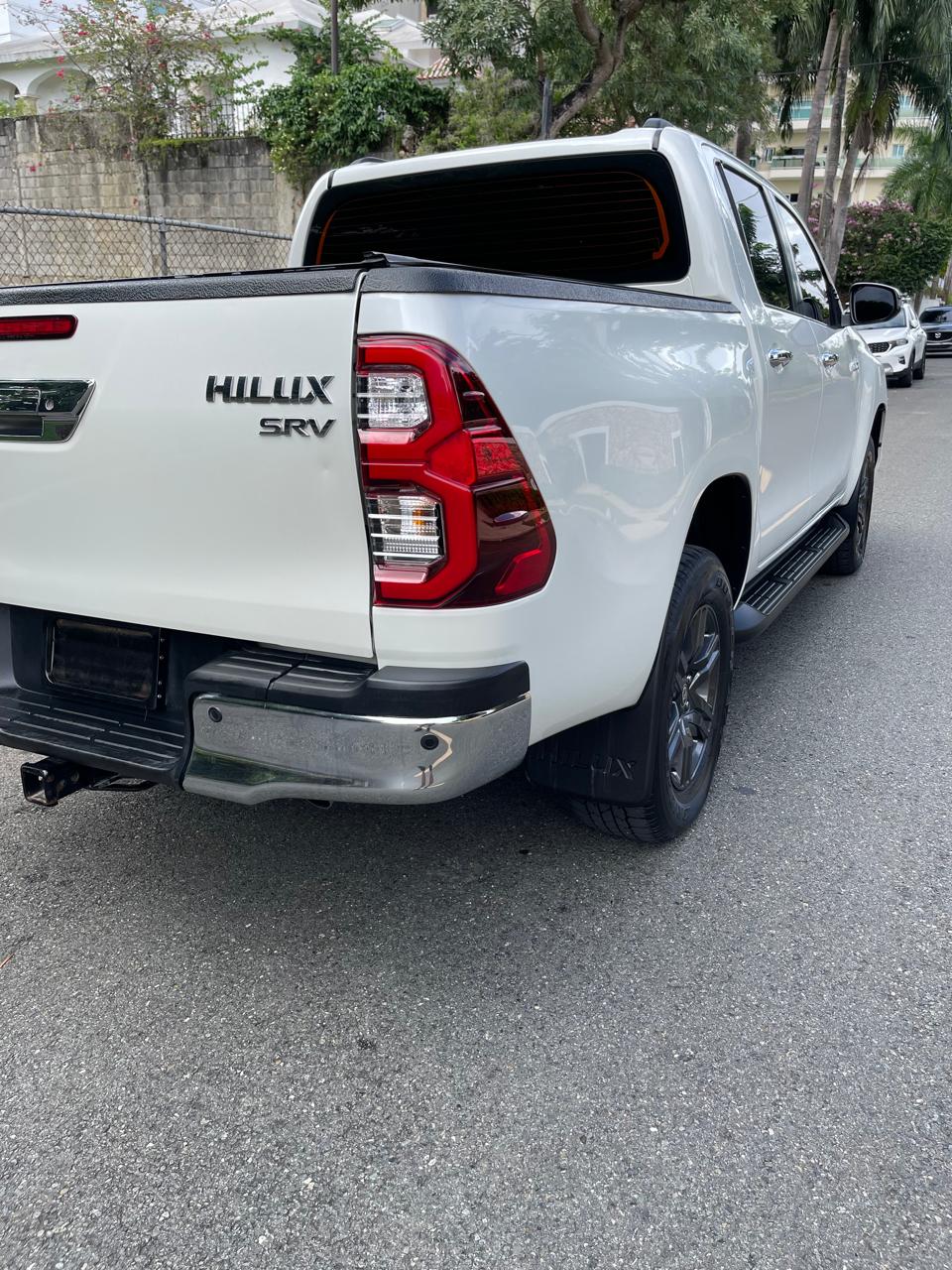 jeepetas y camionetas - Toyota hilux 2022 3