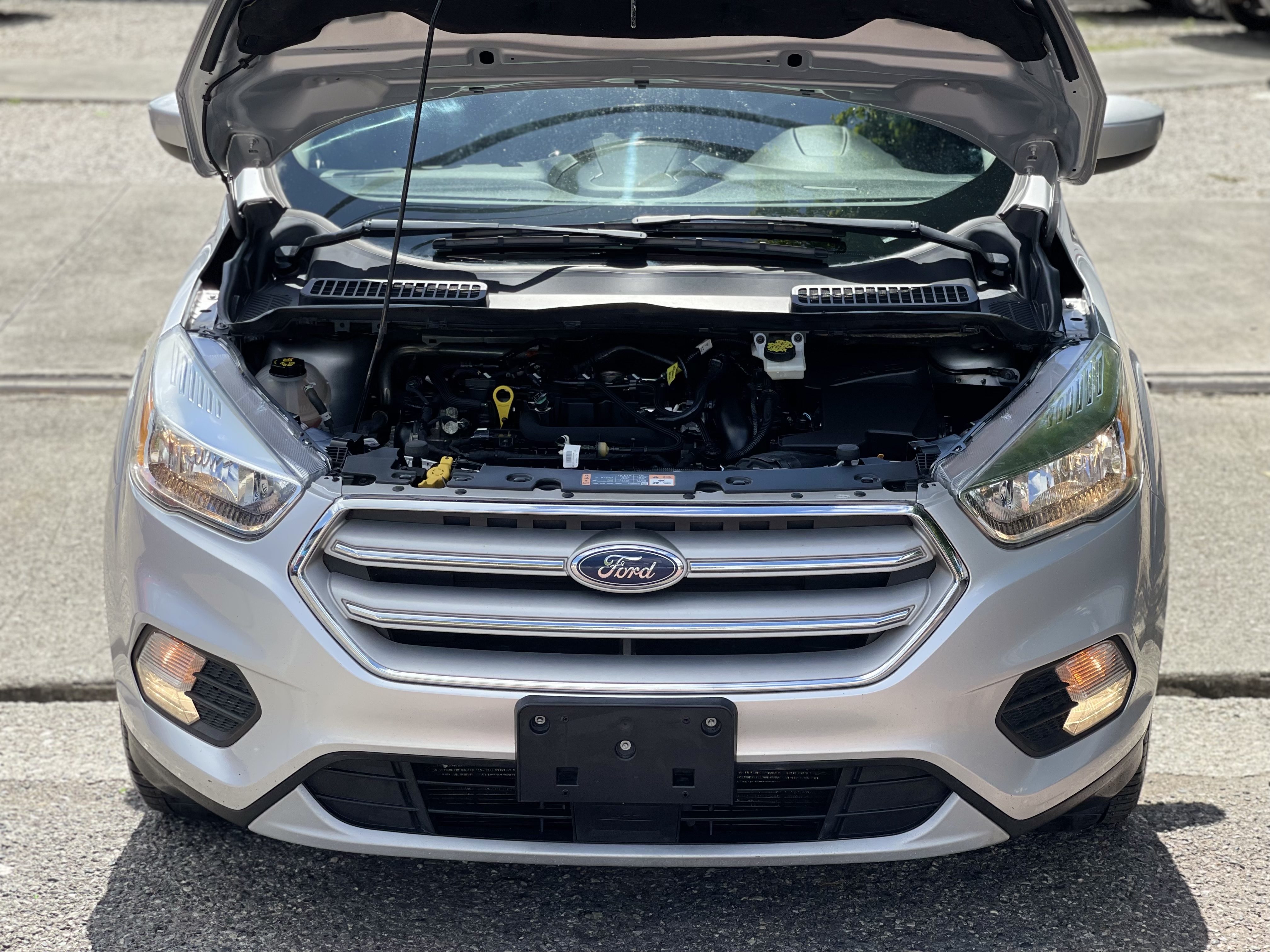 jeepetas y camionetas - 2019 Ford Escape SE 4WD CLEAN CARFAX 5