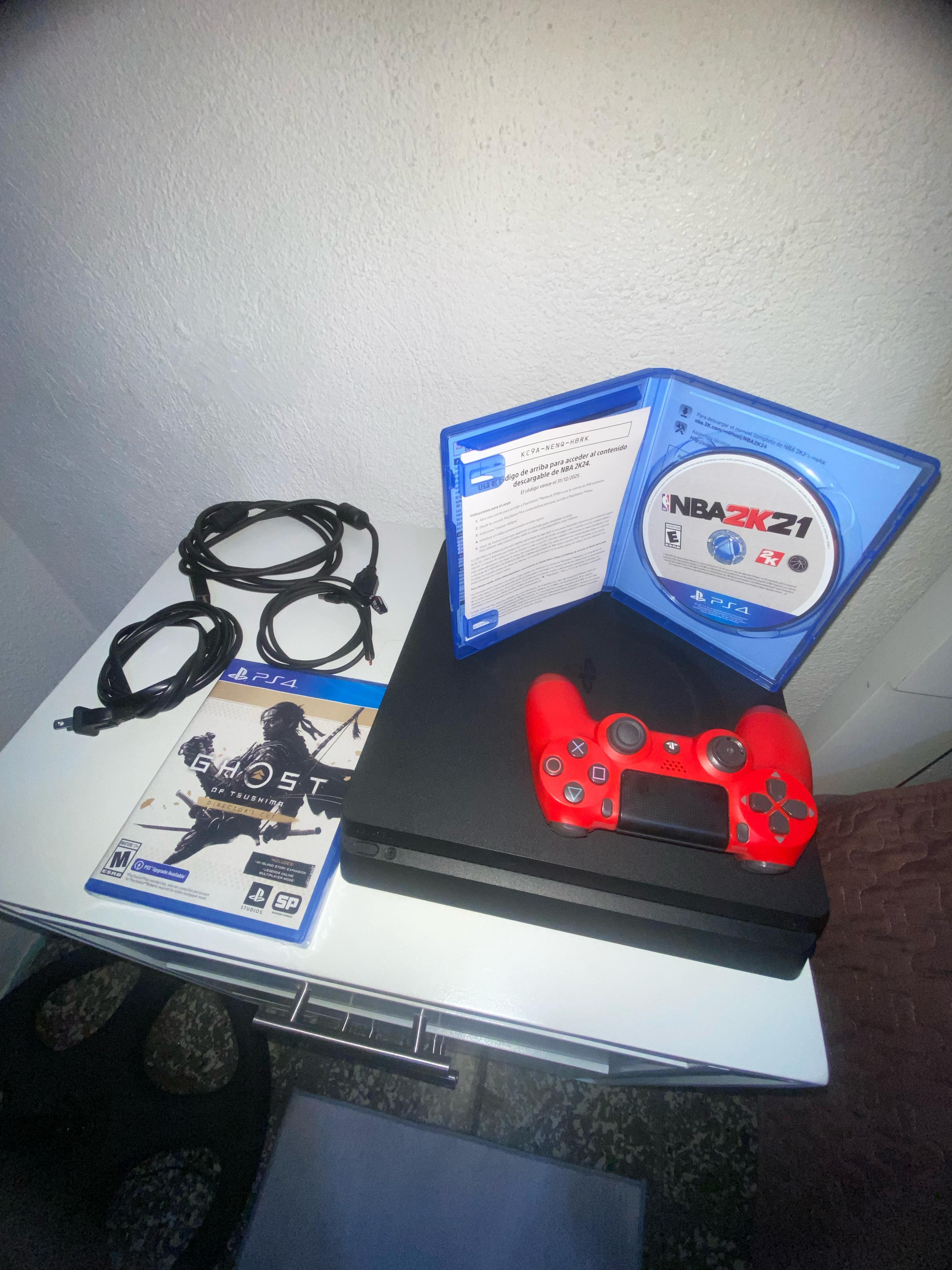 consolas y videojuegos - Ps4 Slim de 1Tb, 10/10 Como nuevo, Con Dos juegos incluidos y todos sus cables 4