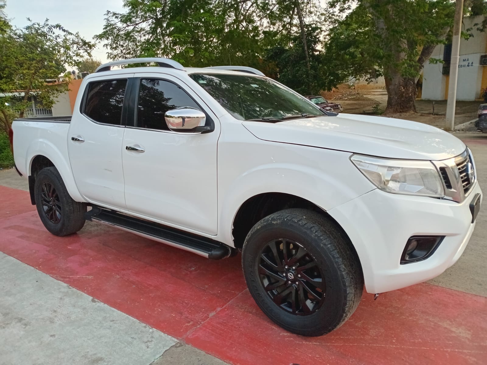 jeepetas y camionetas - Nissan frontier 2016 mecánica 4x4 