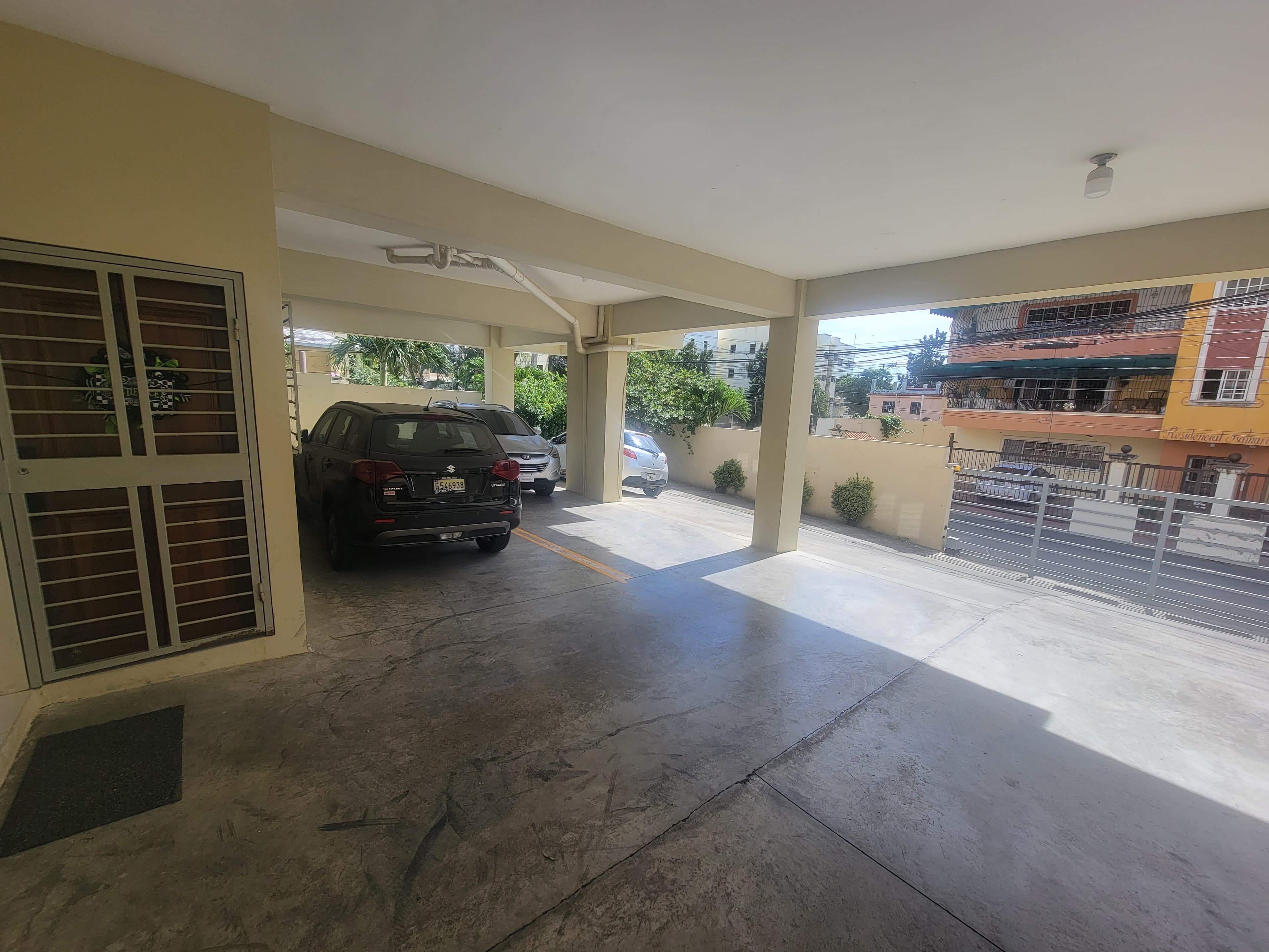 apartamentos - Venta de Apartamento en los 3 ojos 4to piso con 136mts Santo Domingo este 7