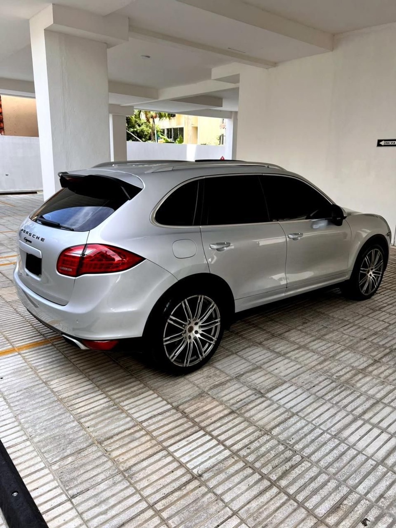 jeepetas y camionetas - Porsche Cayenne S 2011 3