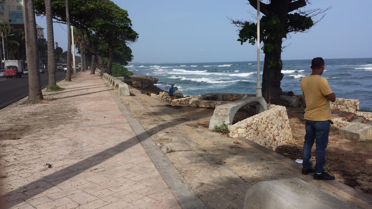 solares y terrenos - Solar 2,500 metros Malecón del Distrito Nacional  5