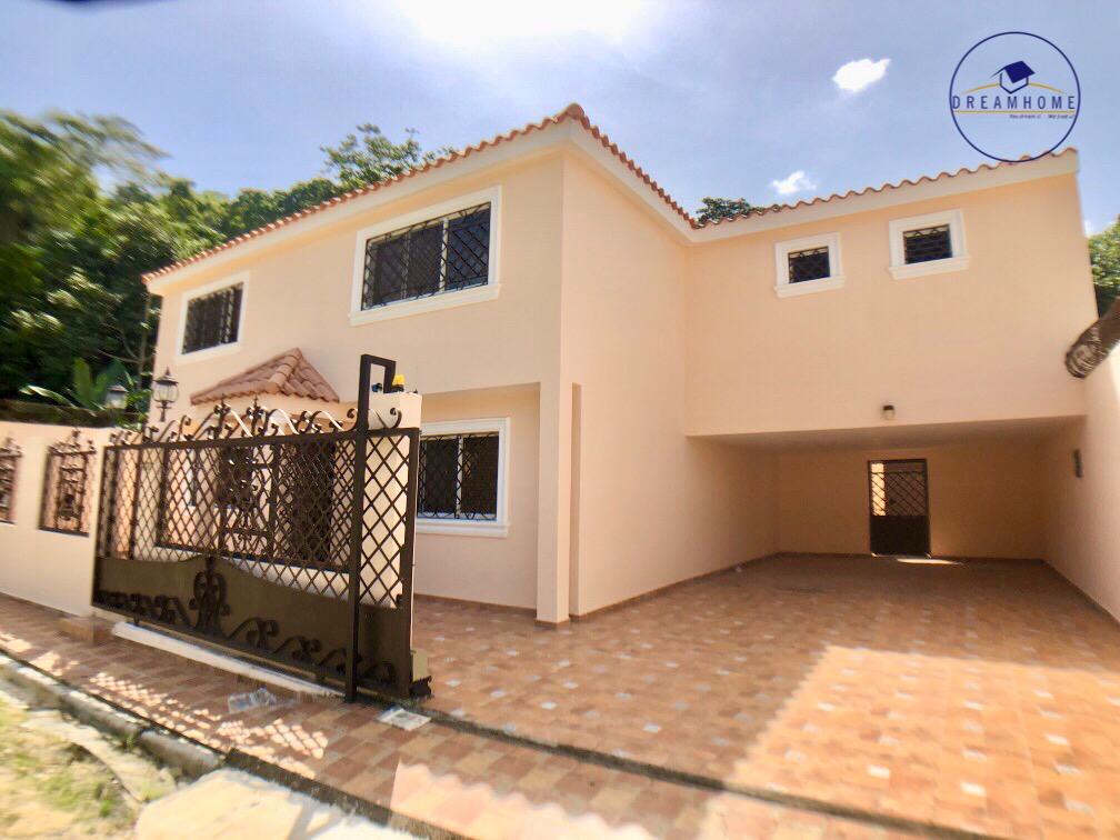 casas - Excelente y Funcional casa en Venta en Altos de Arroyo Hondo III ID 2732 1