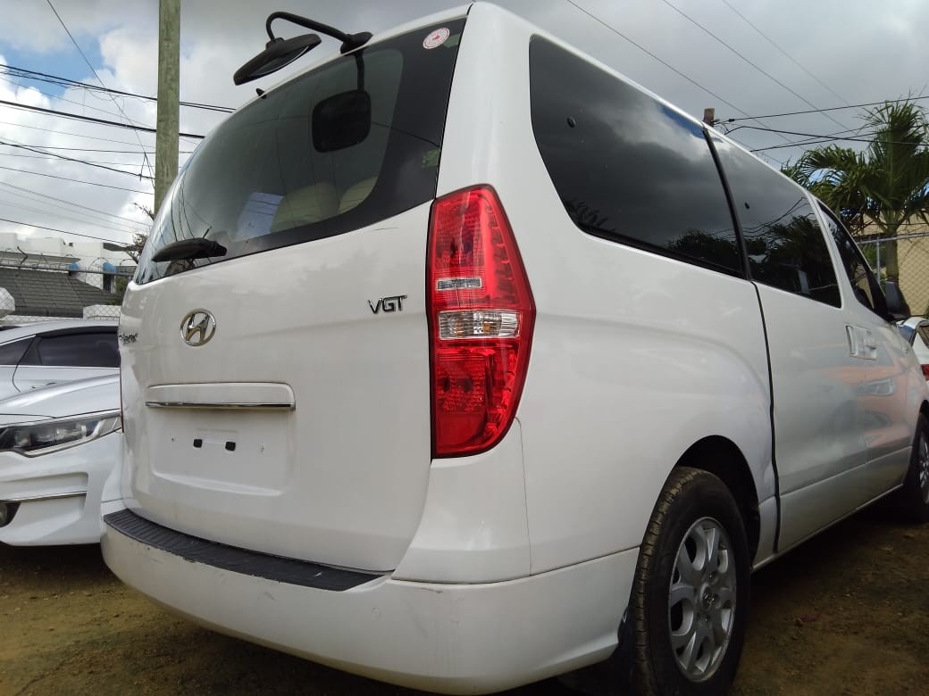 jeepetas y camionetas - HYUNDAI GRAND STAREX 2018 BLANCODESDE: RD$1,300.100 8