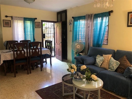 casas - Venta de casa en la Charles de Gaulle Santo Domingo este con patio súper grande 2