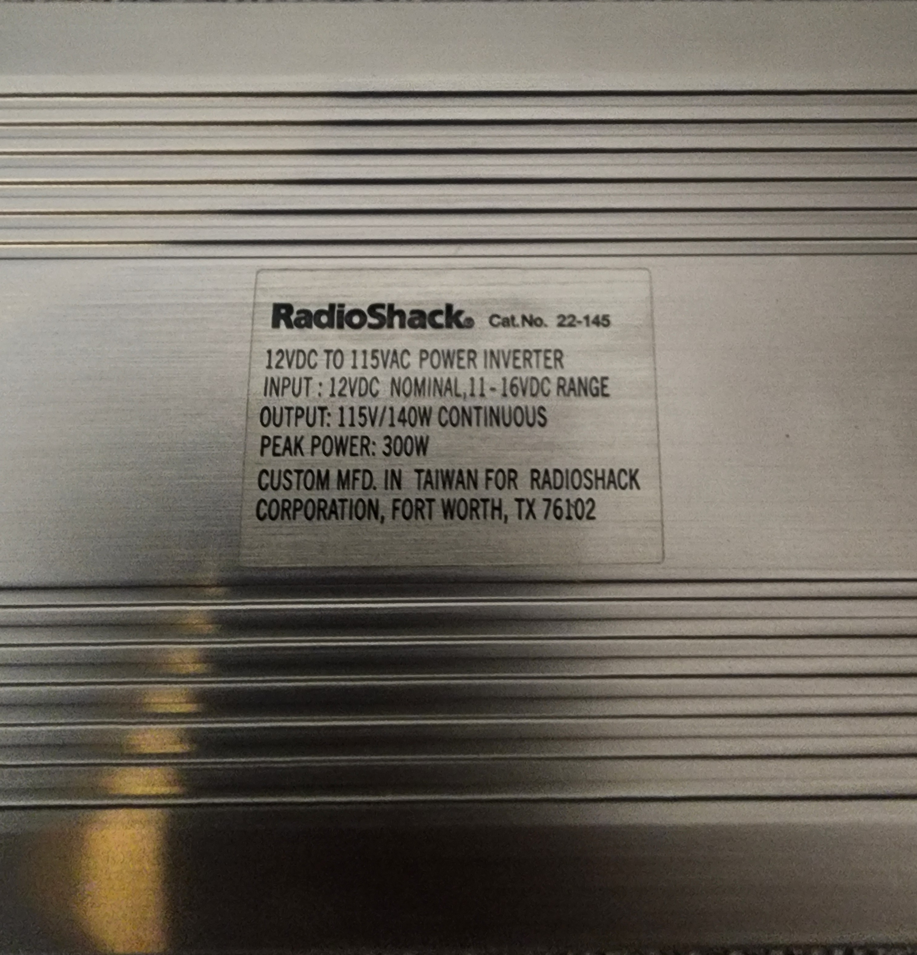 otros vehiculos - 2002 Radio Shack 140-Watt Power Inverter DC a AC 22-145 3