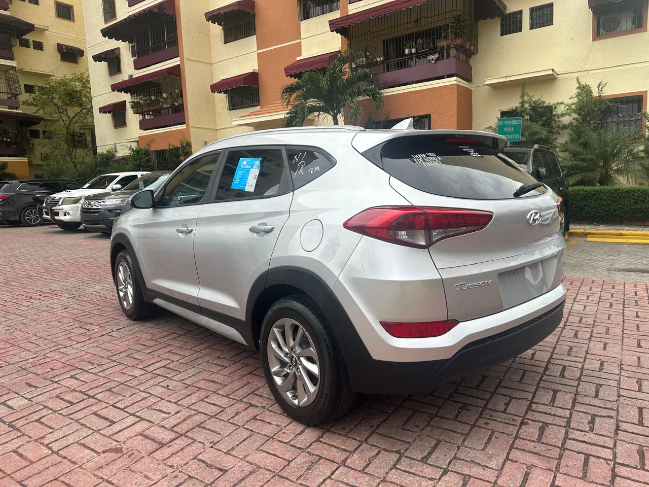 jeepetas y camionetas - HYUNDAI TUCSON SEL 18 CLEAN CARFAX 2