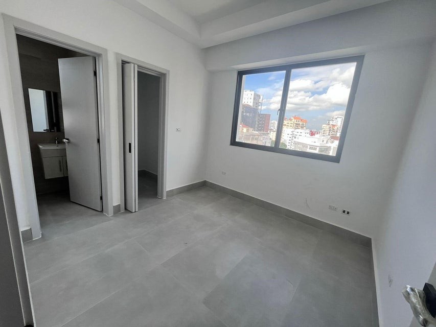 apartamentos - Apartamento en venta, 3 habitaciones, cuarto de servicio, picuzzi, seguridad. 6