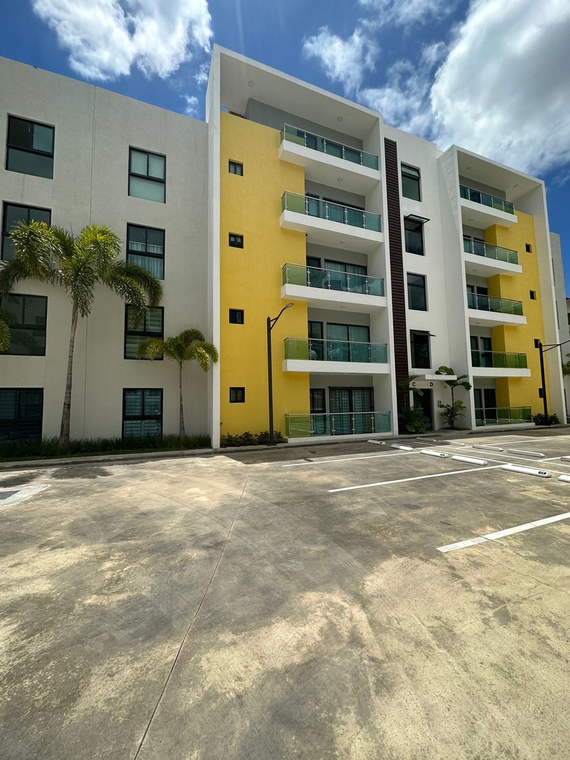 apartamentos - Primer Nivel con Patio US155,000 6