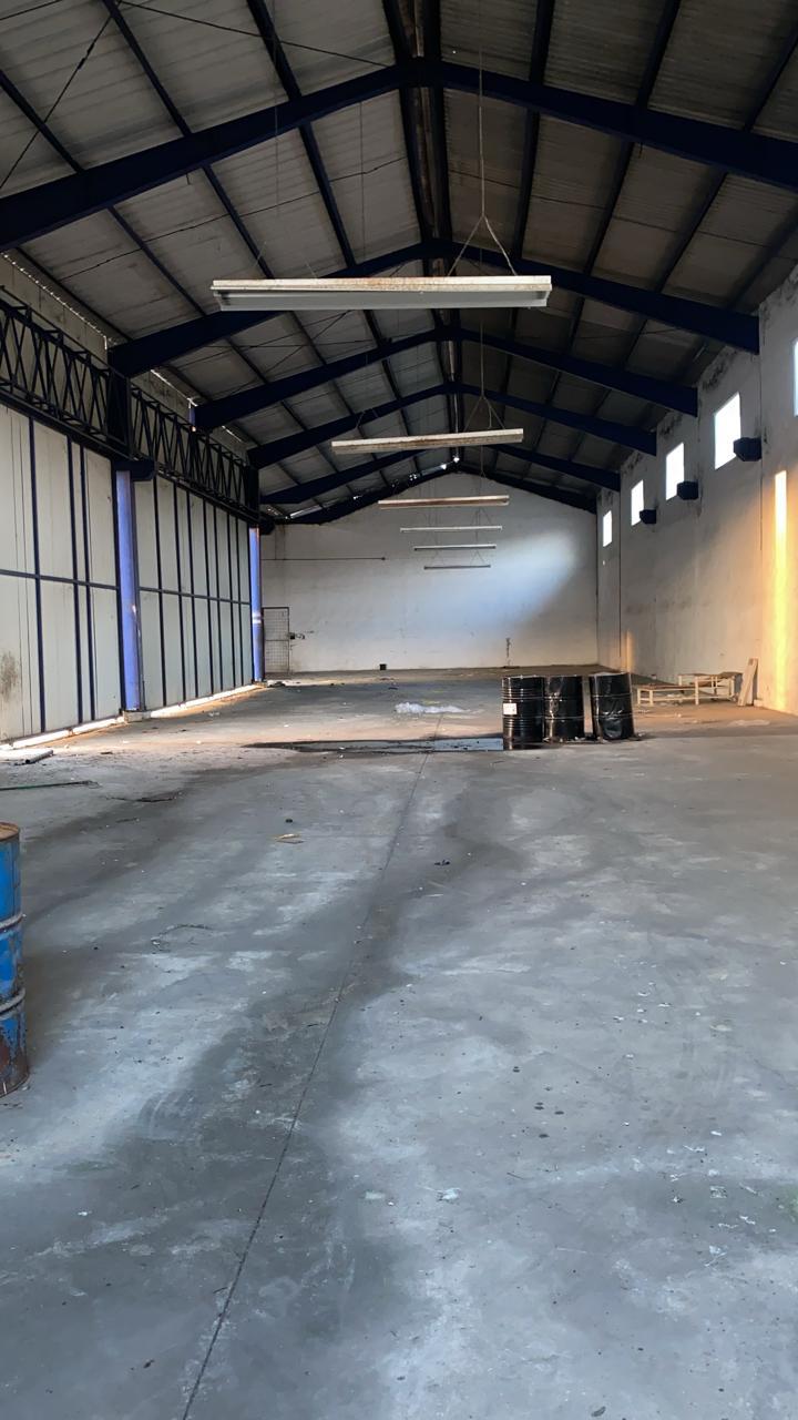 oficinas y locales comerciales - nave industrial en alquiler en la auto pista Duarte en una via principal 