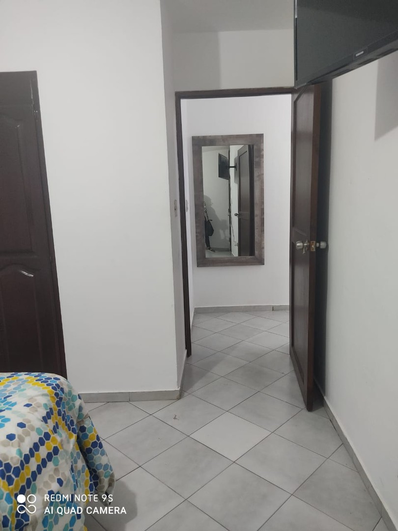 apartamentos - Alquilo apto amueblado de una Hab en Los Restauradores, 1er piso, 1 parqueo, sal 2