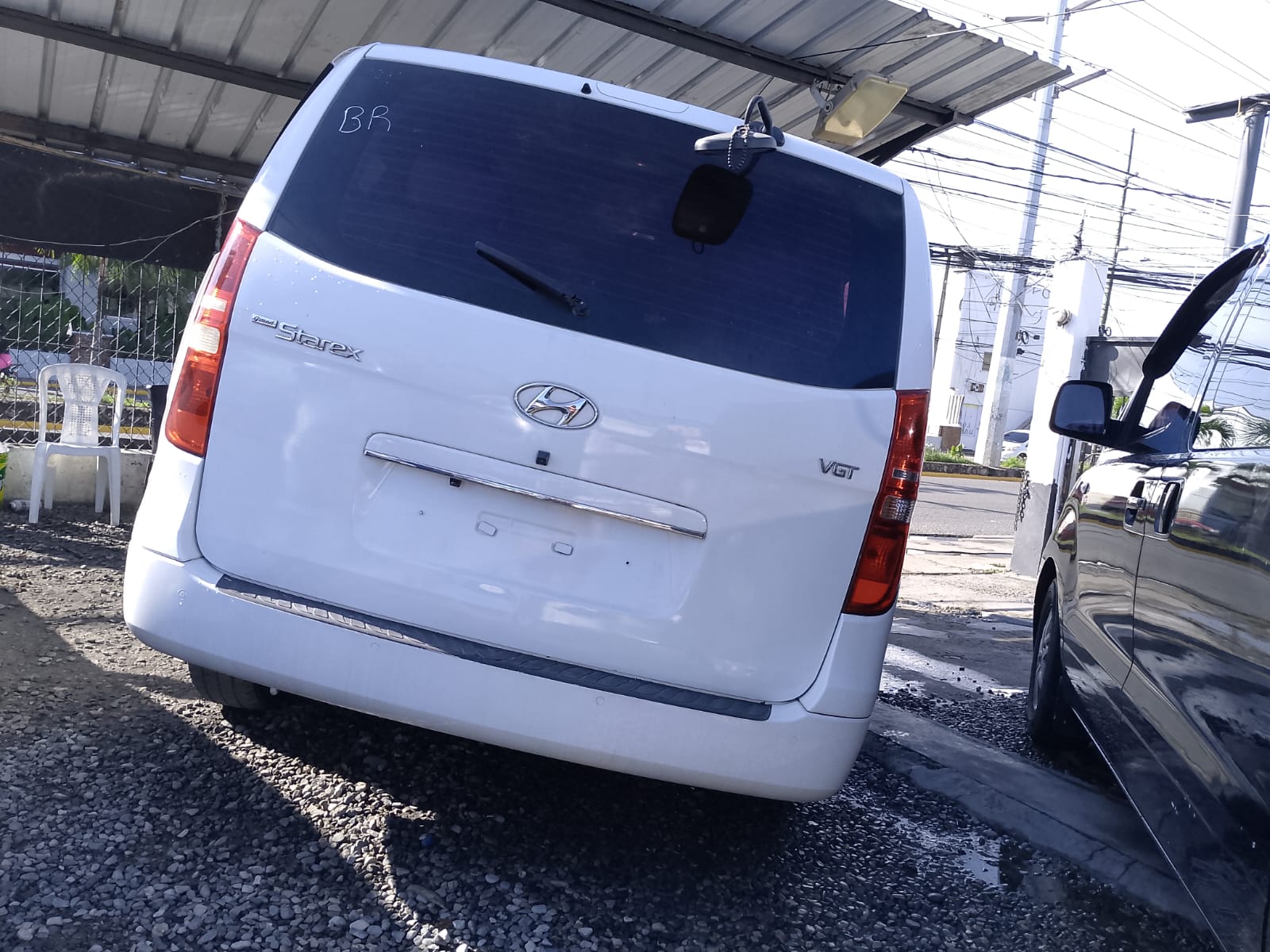 jeepetas y camionetas - HYUNDAI STAREX 2017 BLANCA DESDE: RD$1,170.100.00 5