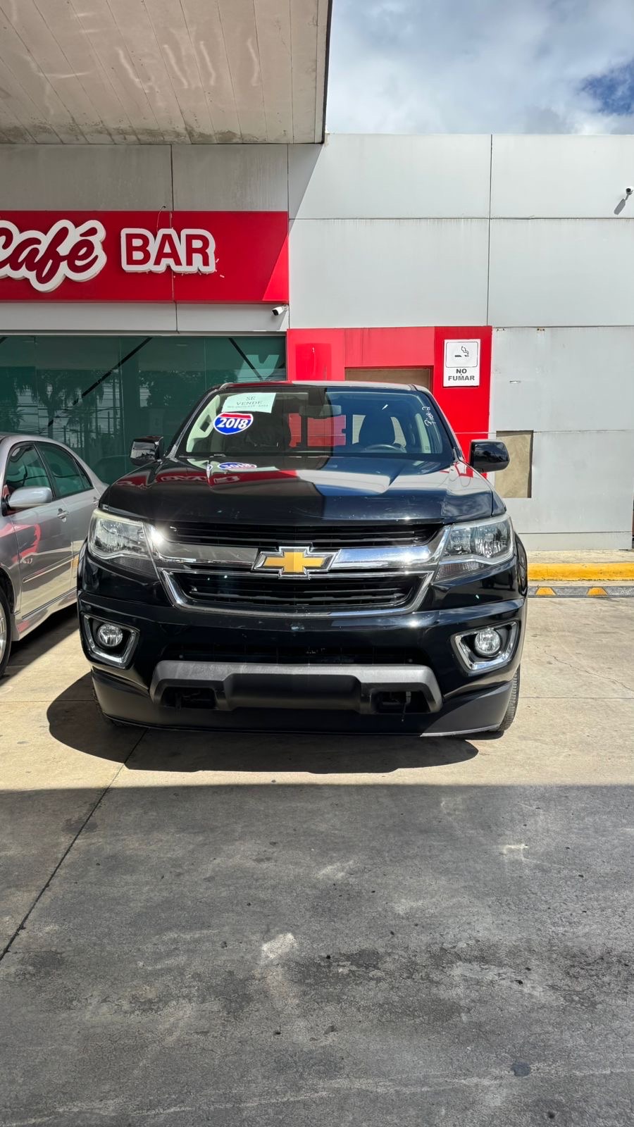 jeepetas y camionetas - Chevrolet Colorado 2018 importada V6 4WD gasolina (negociable)