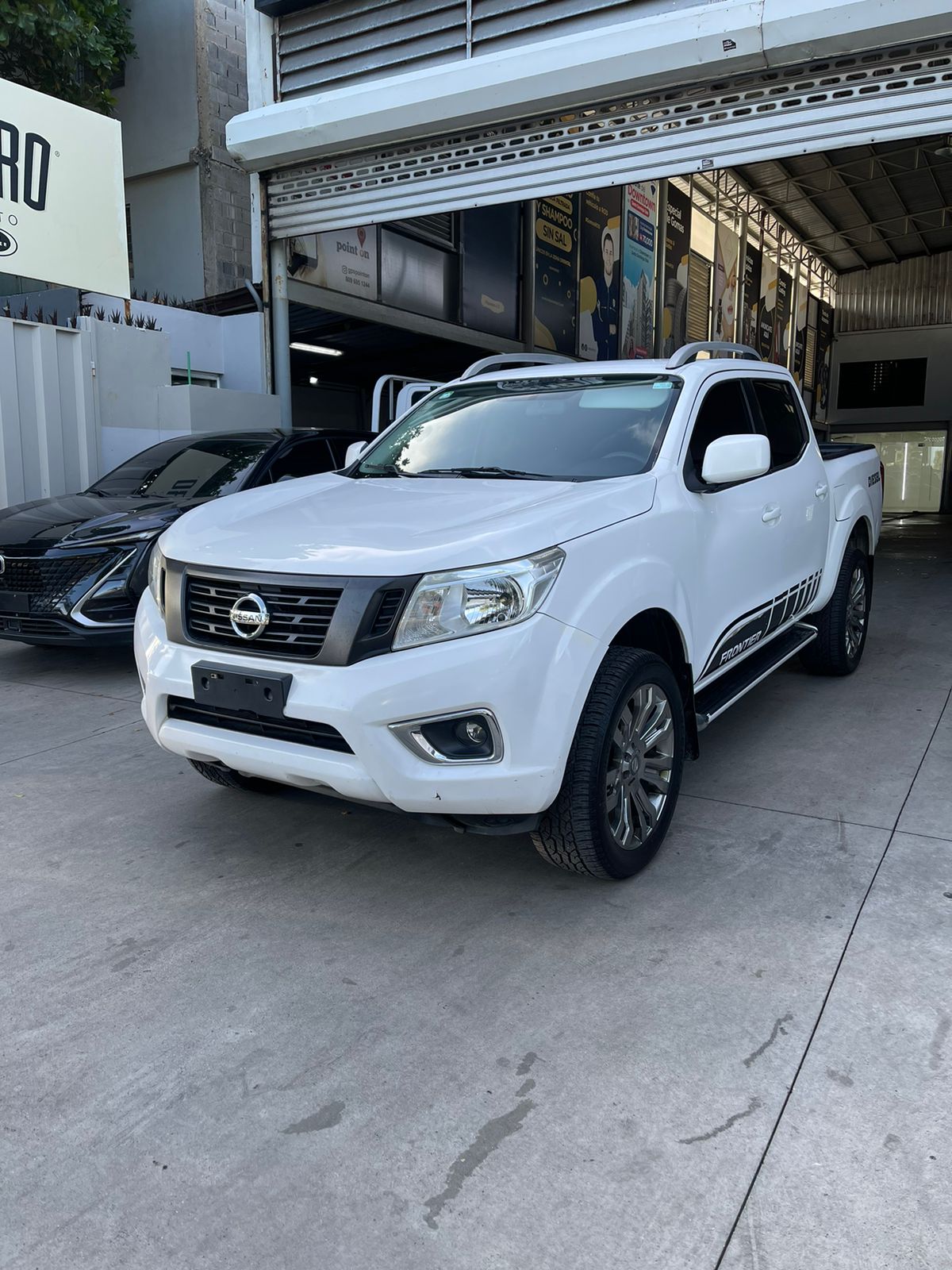 jeepetas y camionetas - Nissan Frontier 2018 impecable  1