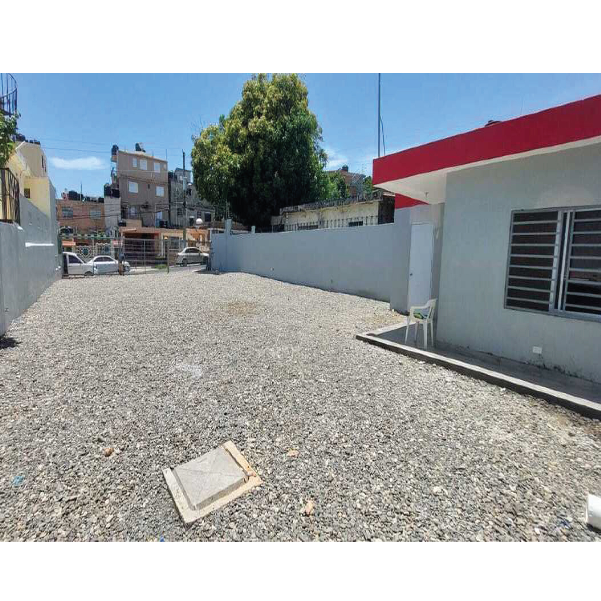 solares y terrenos - ALQUILER DE TERRENO CON OFICINA  EN ENS. LA PAZ 4