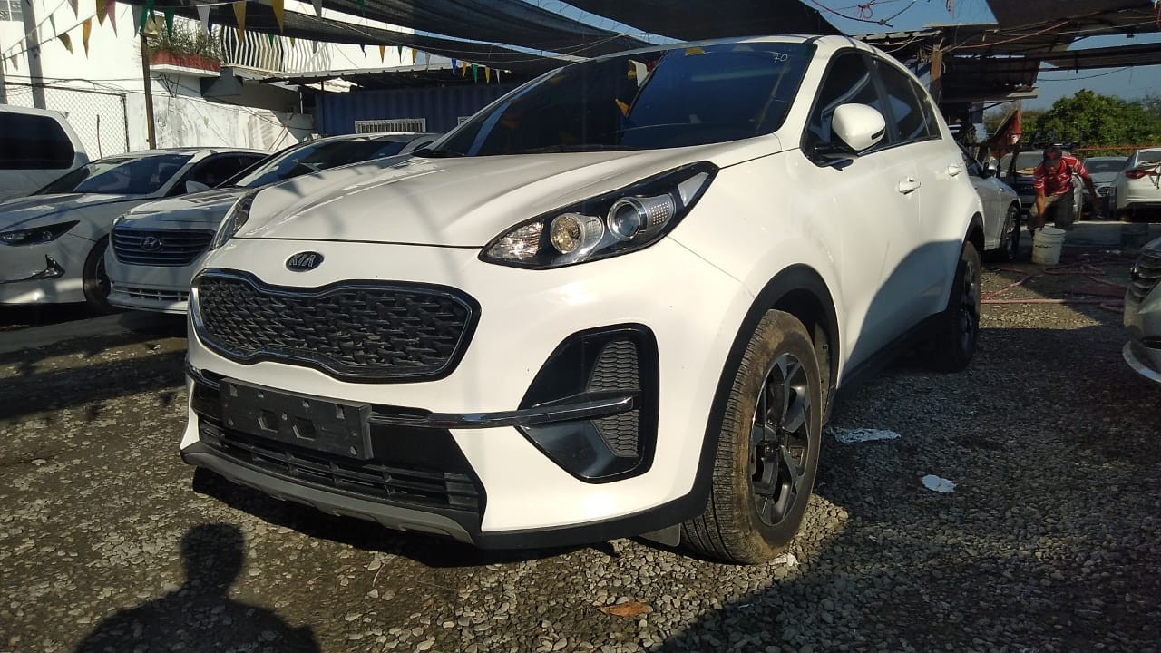 jeepetas y camionetas - KIA SPORTAGE 2019 BLANCO DESDE: RD$1,050,100 Mil  0