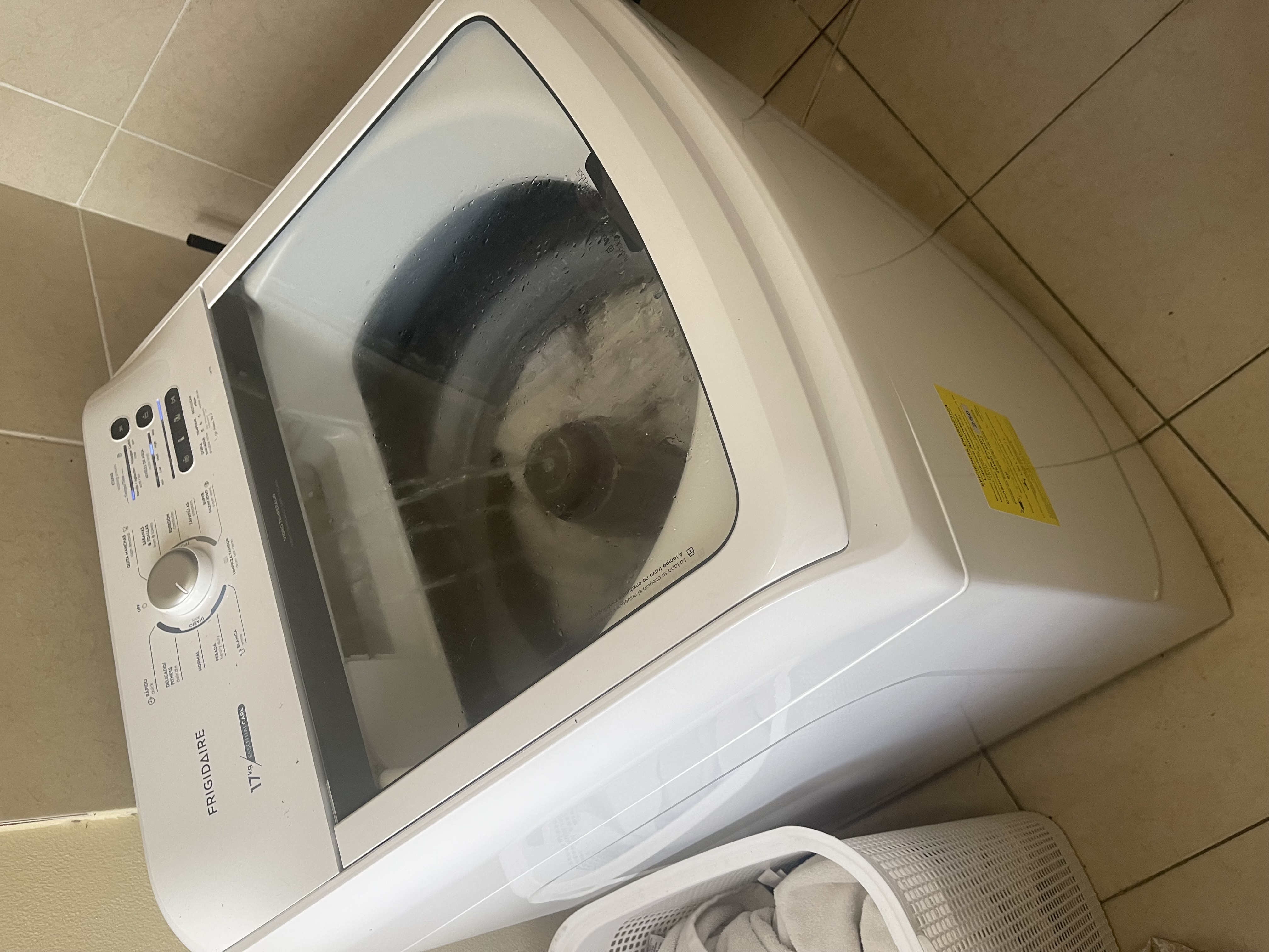 electrodomesticos - Vendo lavadora Frigidaire como nueva  3