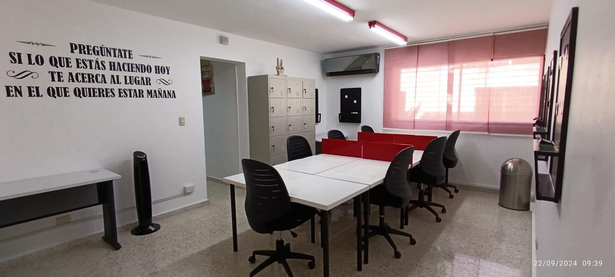 negocios en venta - ¡Vendo Oficina Amueblada en Zona Premium! 1