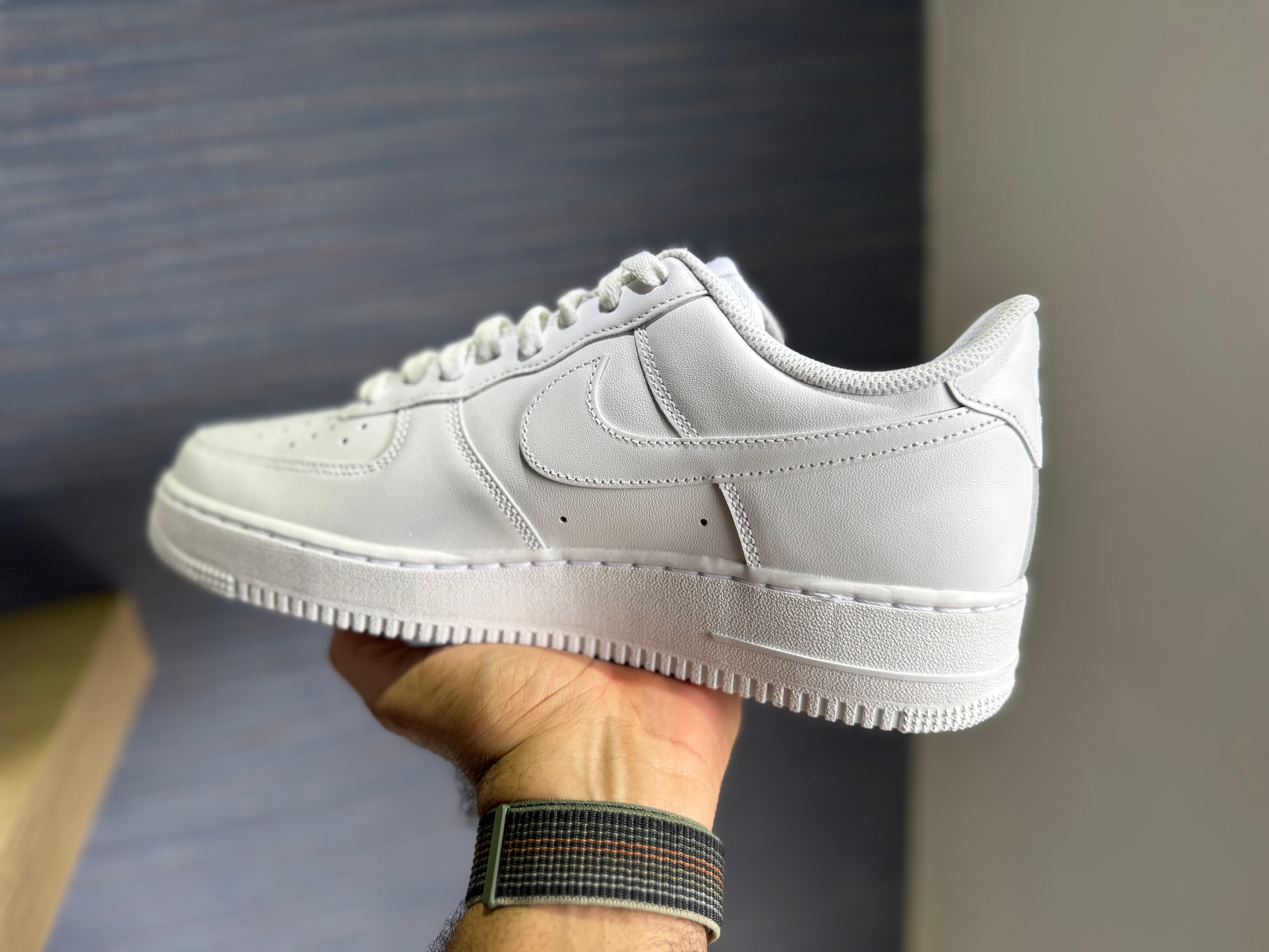 ropa para hombre - Tenis Nike Air Force One SZ 43 /42 EU Nuevo RD$ 8, 1