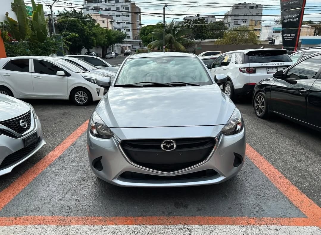 carros - Mazda Demio 2019