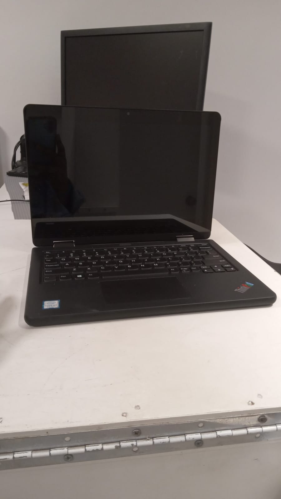 computadoras y laptops - Lenovo ThinkPad Yoga 11e 2 en 1 m3-8100Y 8gb 256gb