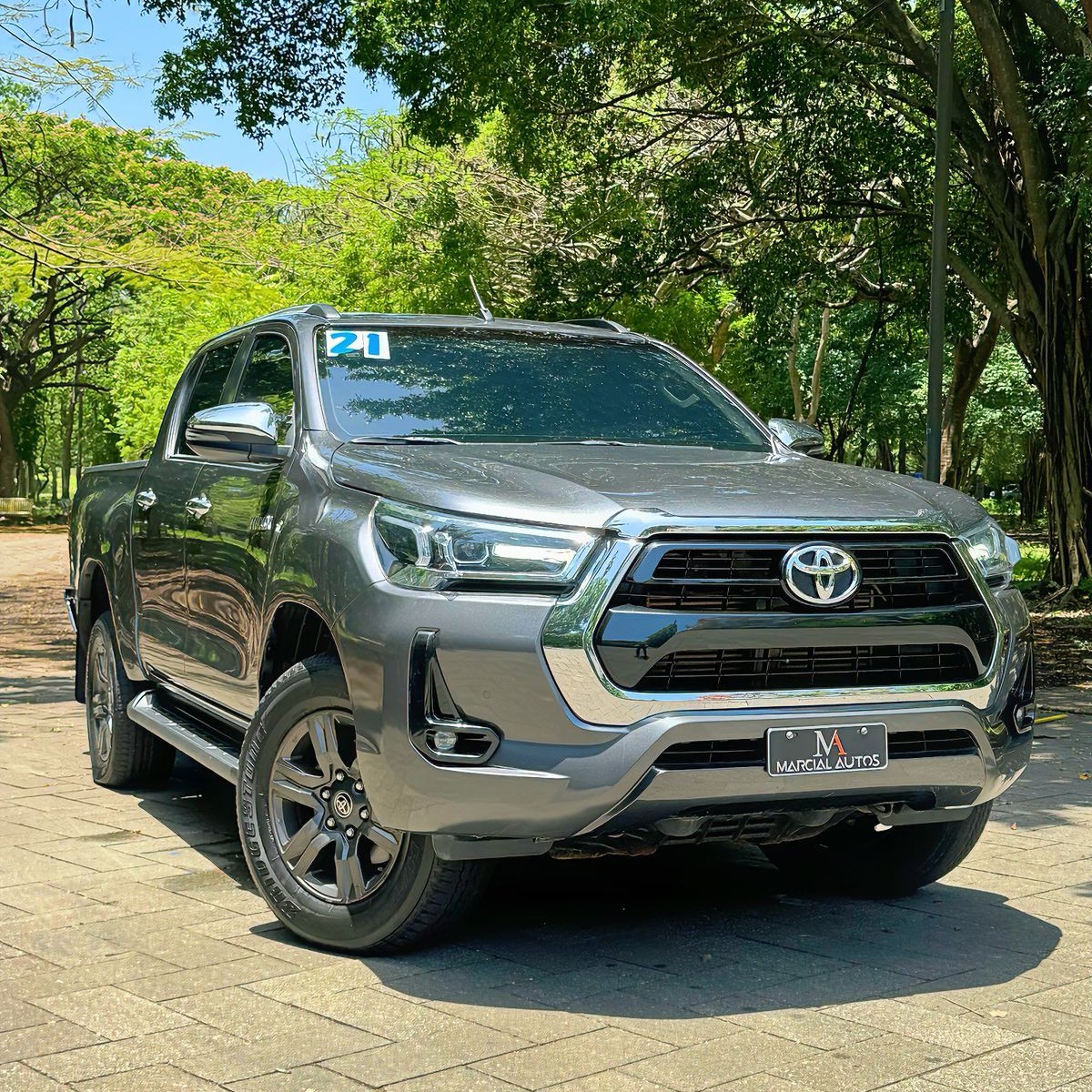 jeepetas y camionetas - Tal como la ves impecable Toyota Hailux limited 2021 