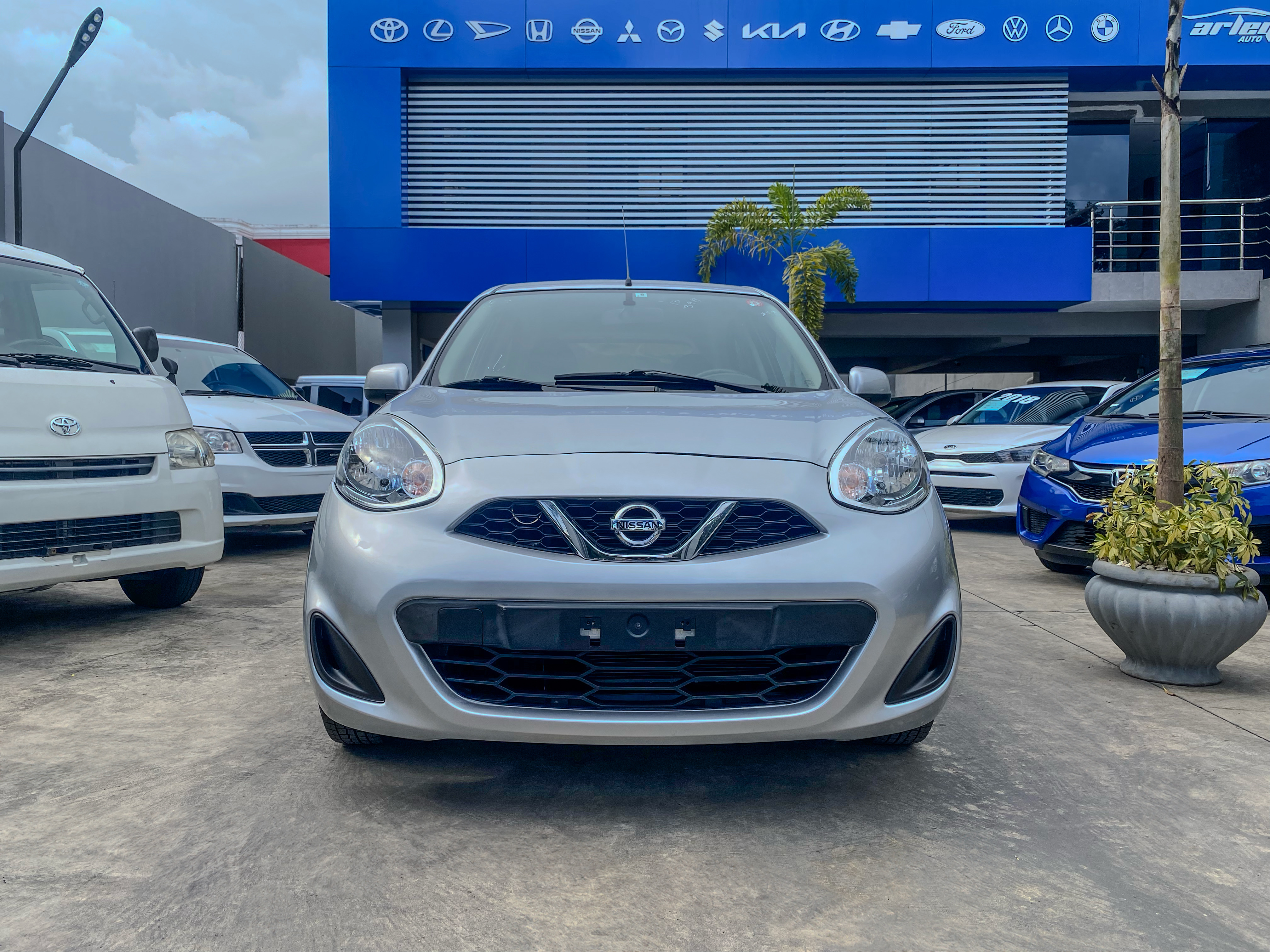 carros - 2018 Nissan March 2