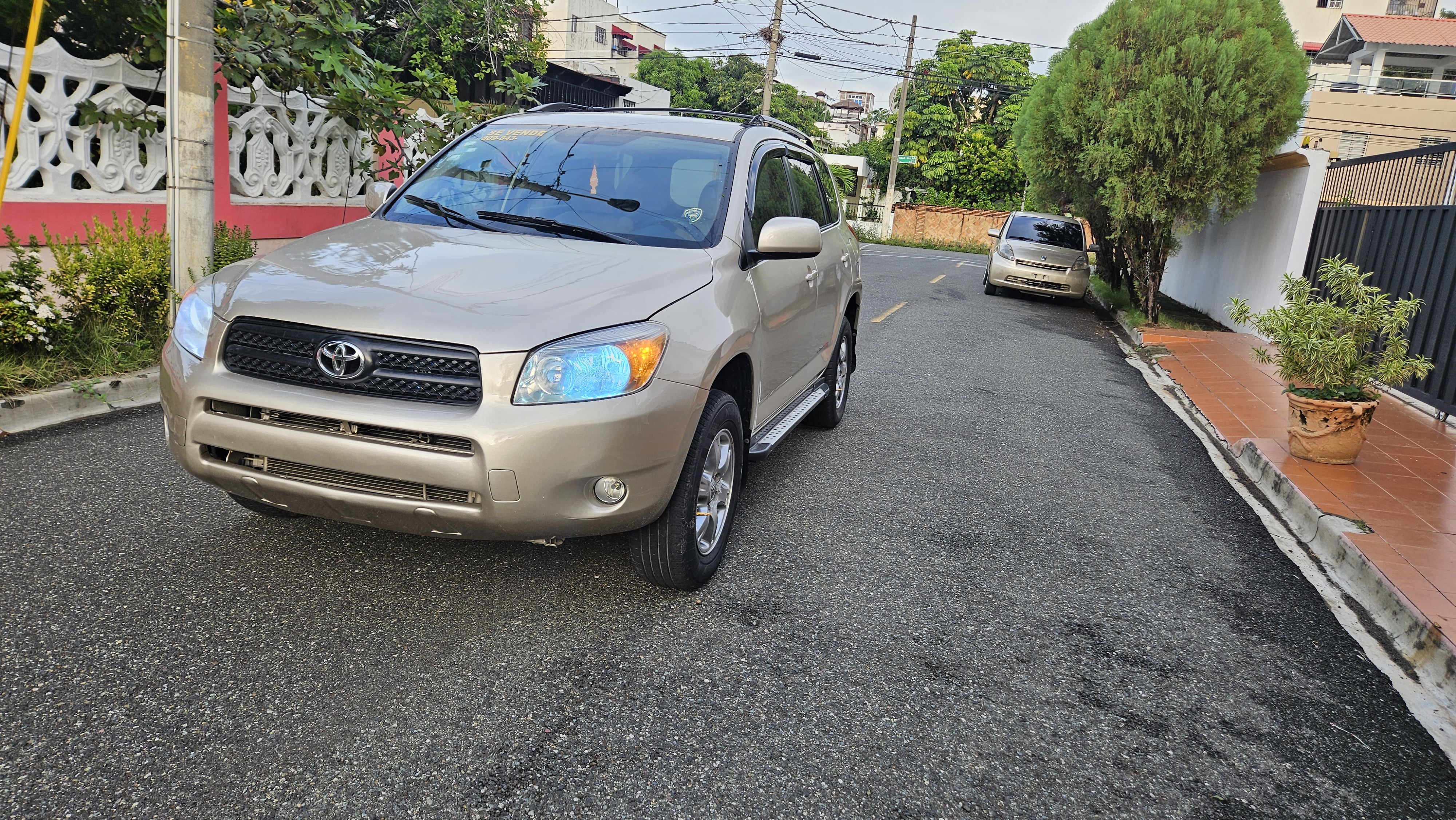 jeepetas y camionetas - Toyota rav4 americana  4