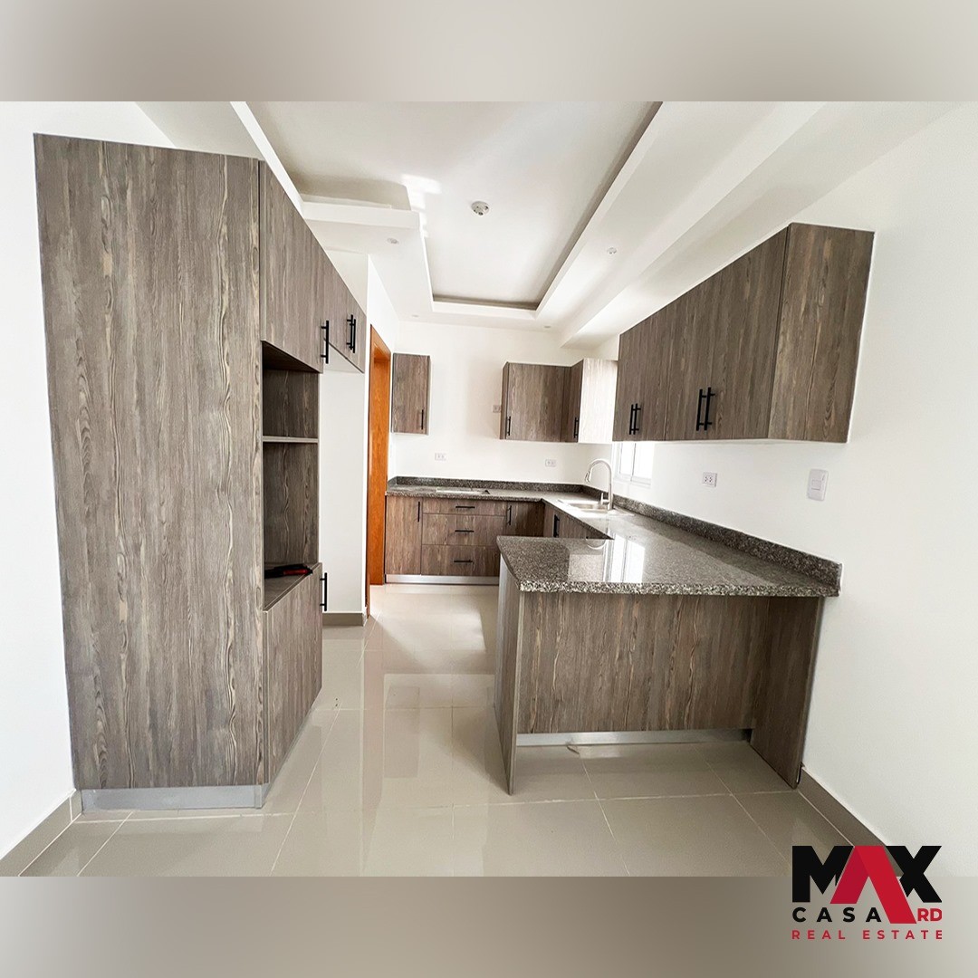 casas - CASA EN VENTA, UBICADA EN EL KM 14 DE LA AUTOPISTA DUARTE, SANTO DOMINGO OESTE  1