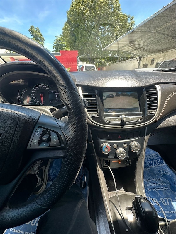 jeepetas y camionetas - Chevrolet trax Lt 2019 6